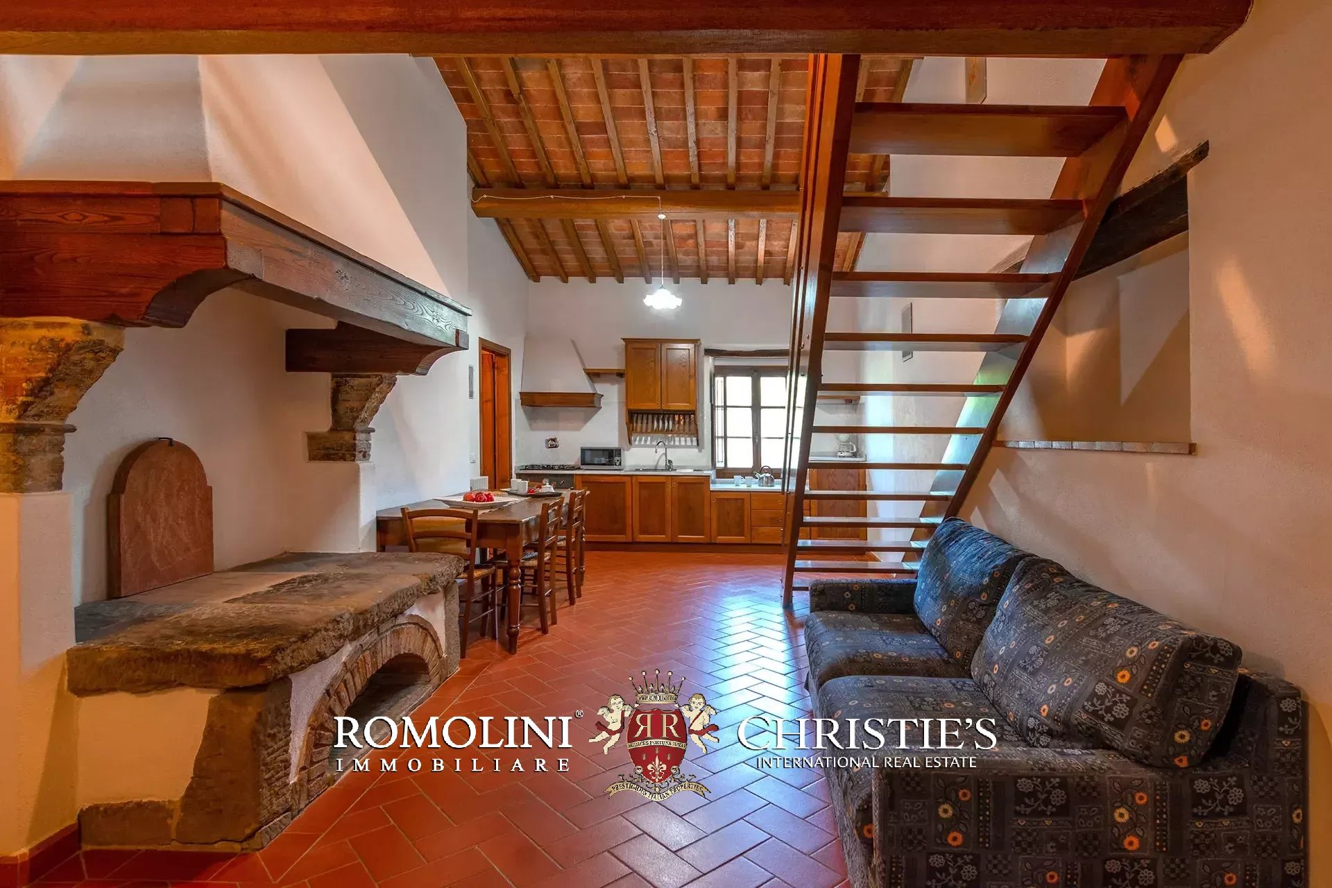 8 Bedroom Villa/Townhouse's Image 45