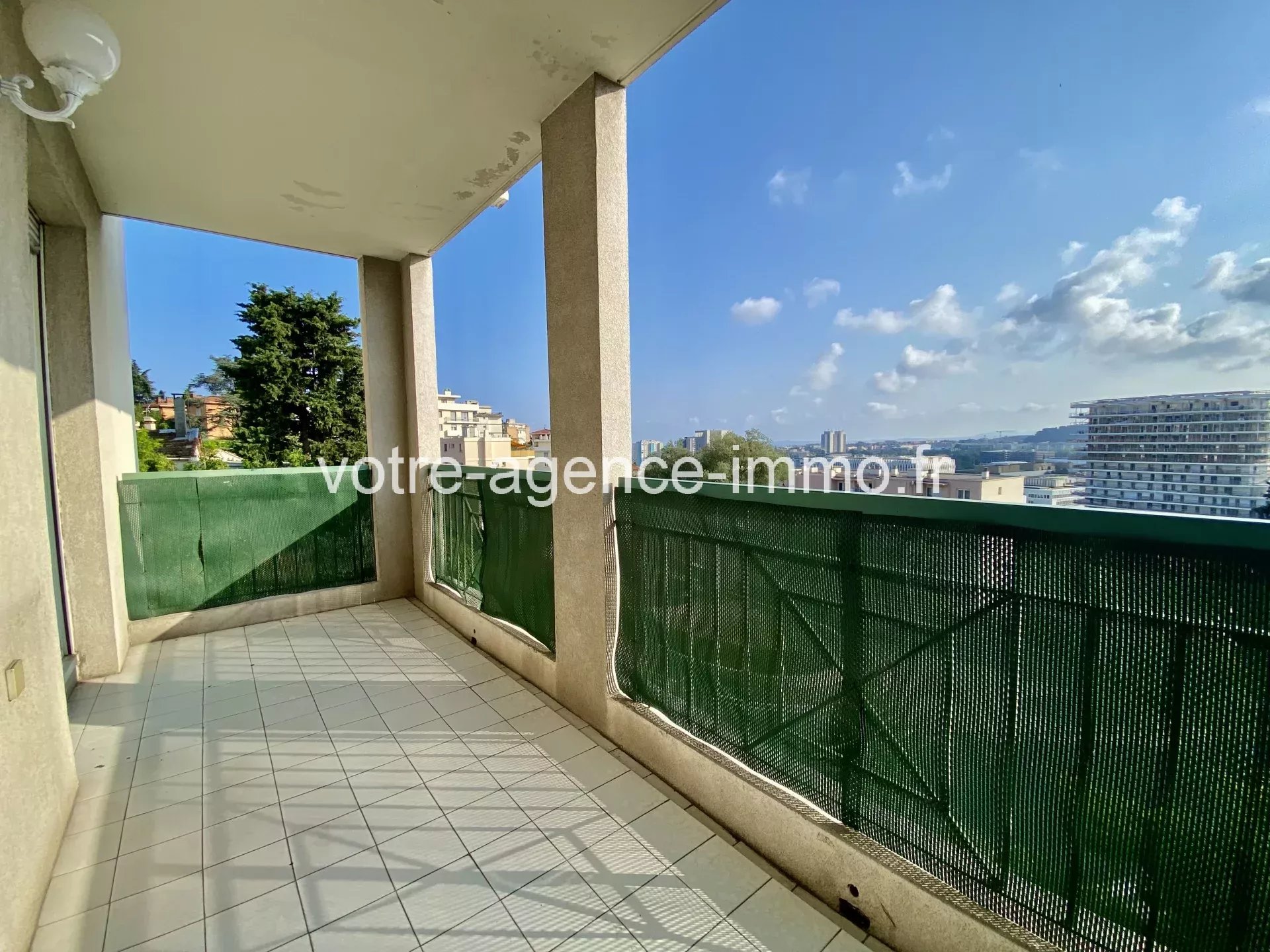 Nice – Sainte-Marguerite/ Location, 3p, avec balcon + garages / 1400€