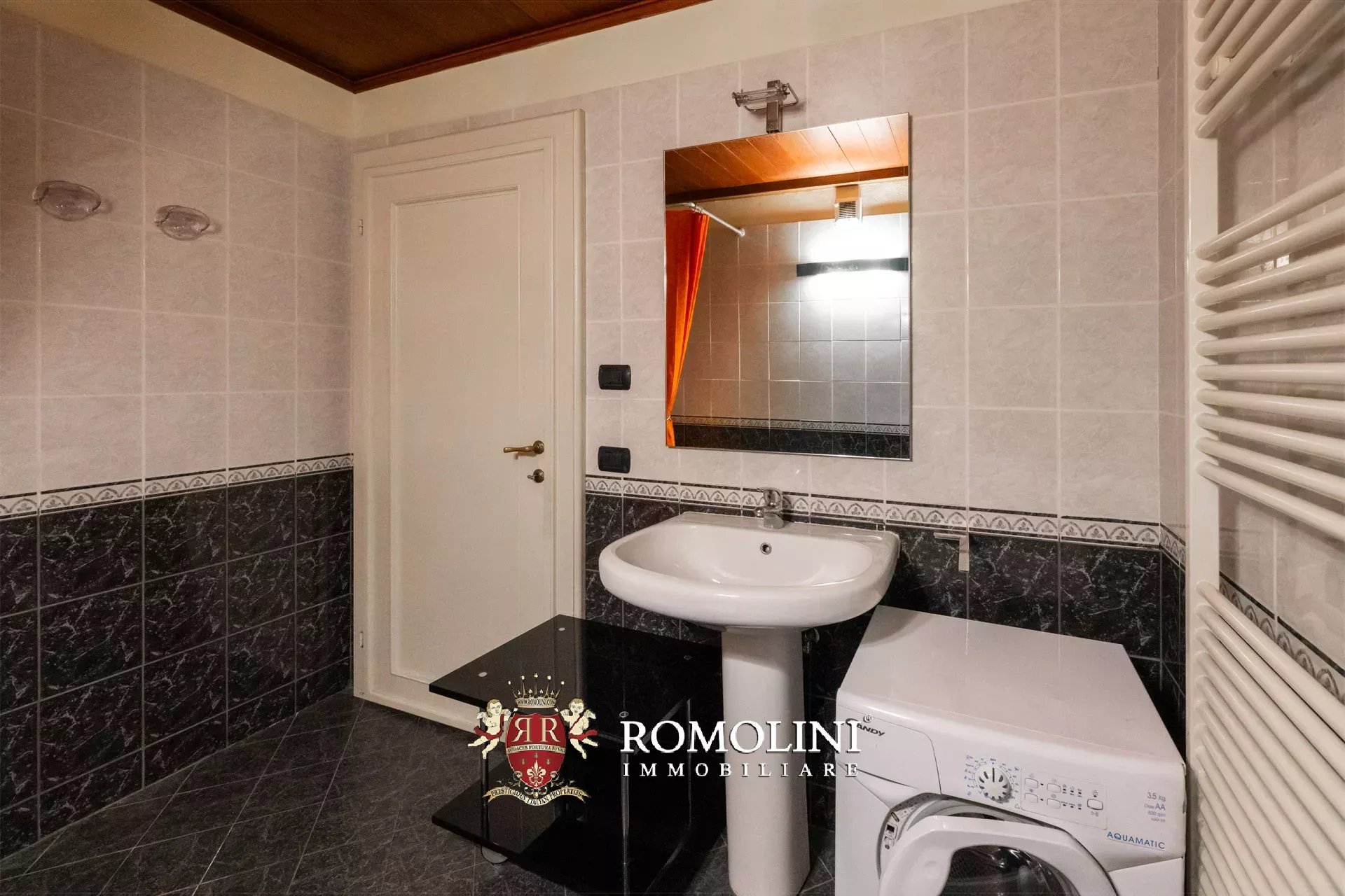 COZY 60-SQM PENTHOUSE FOR SALE IN THE HISTORICAL CENTER OF AREZZO
