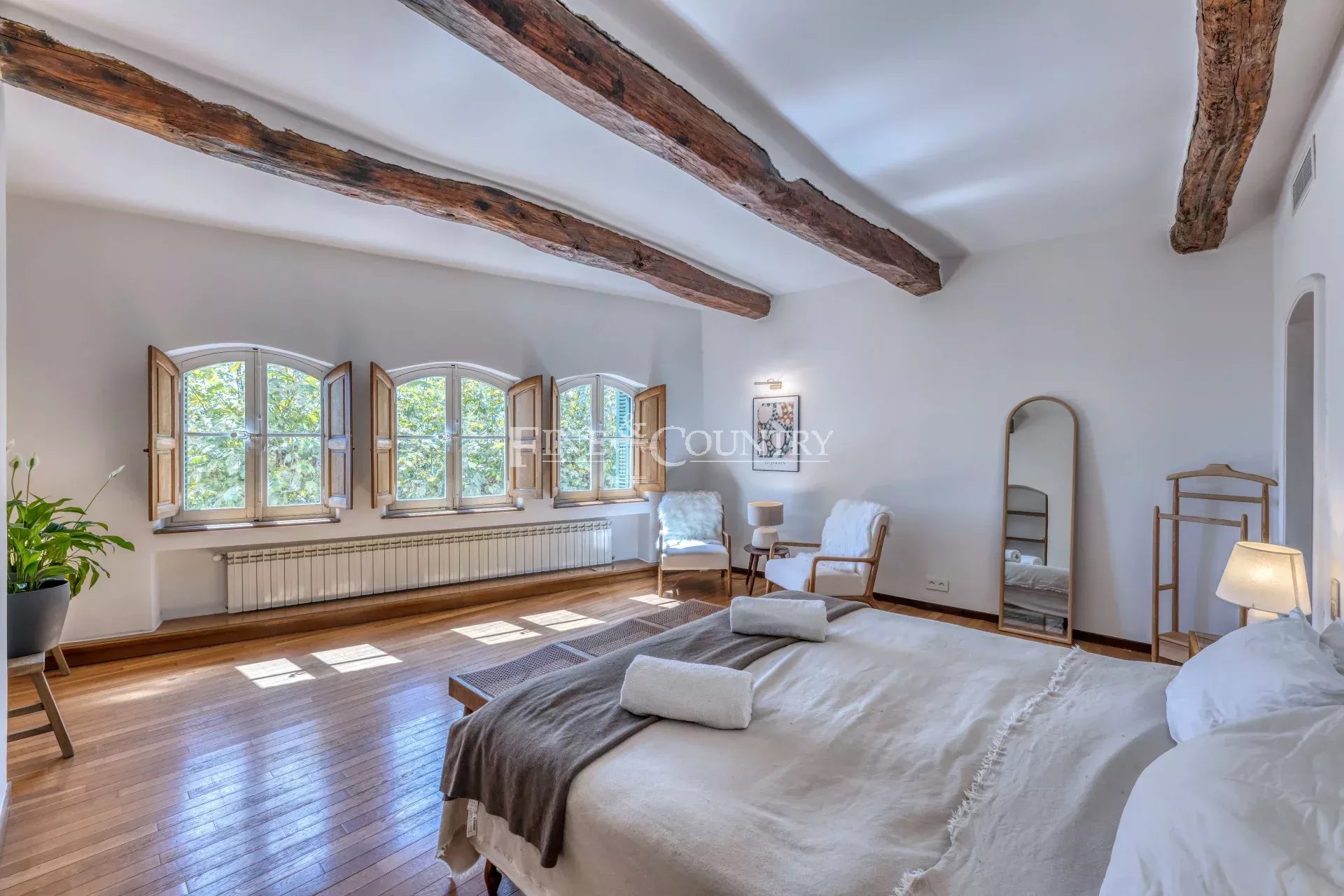 Photo of For sale property in Grasse with sea view