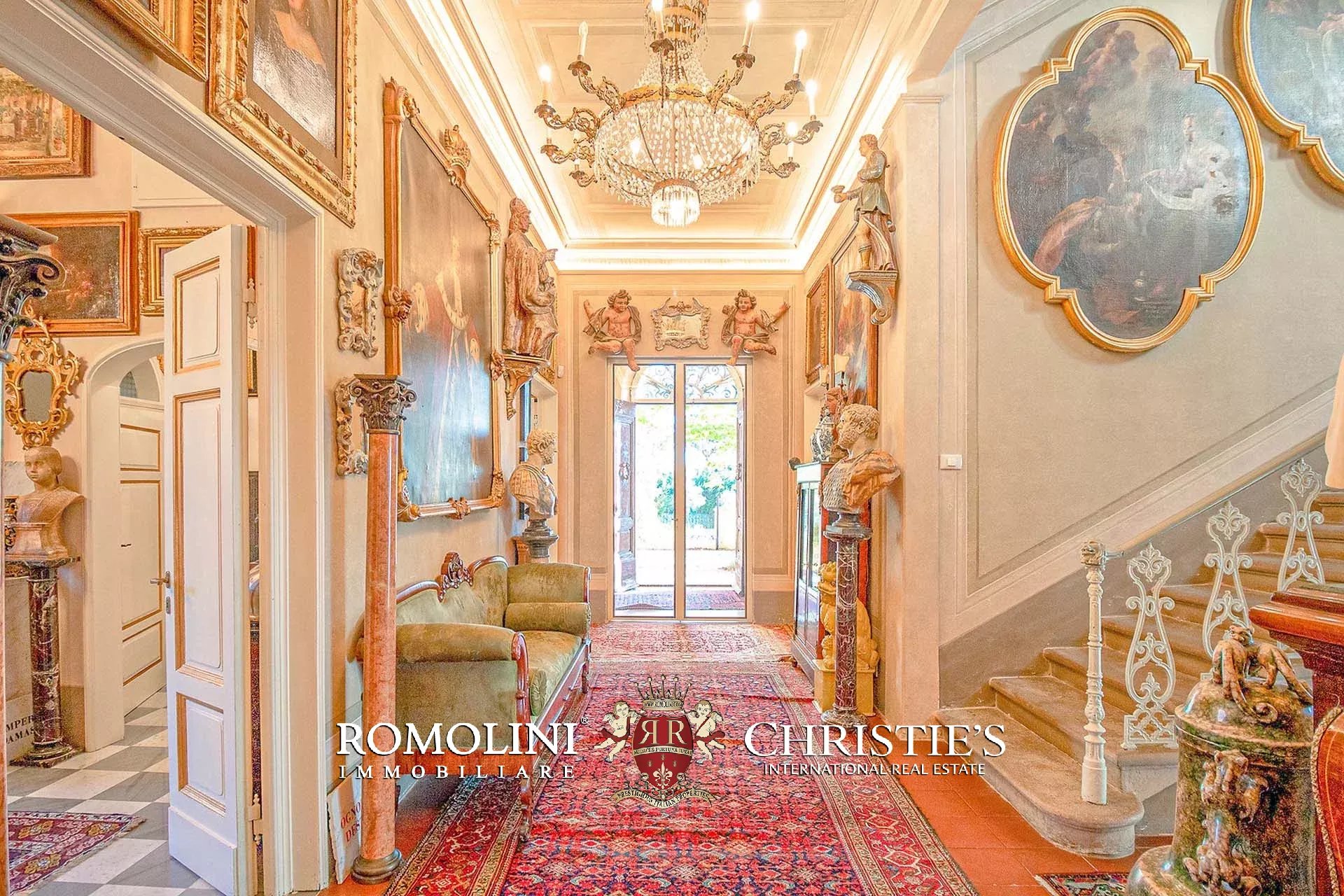 27 Bedroom Villa/Townhouse's Image 14