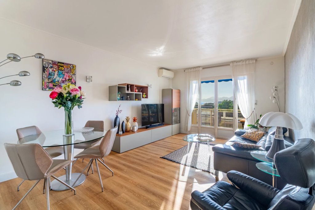 Apartment for sale in Cannes — CANNES BASSE CALIFORNIE SEA VIEW
