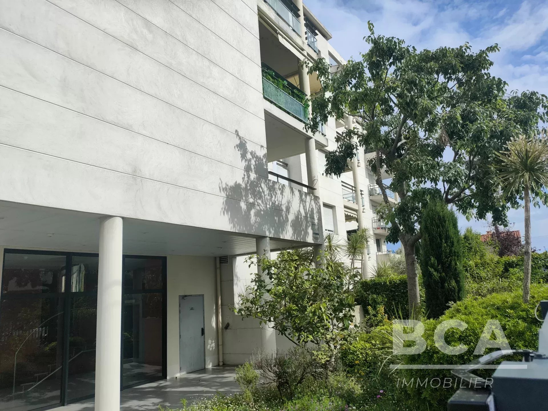 Agence immobilière de 