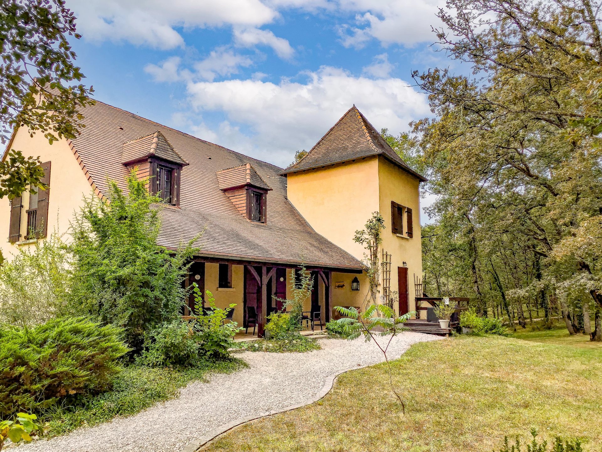 350m2 de logements flexibles et bien présentés - Vallée de la Dordogne