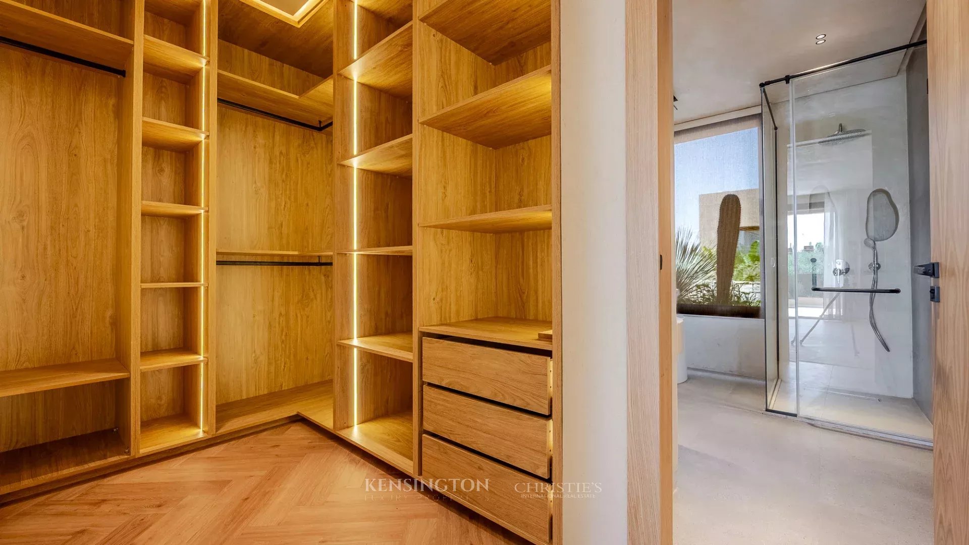 5 Bedroom Villa/Townhouse's Image 31