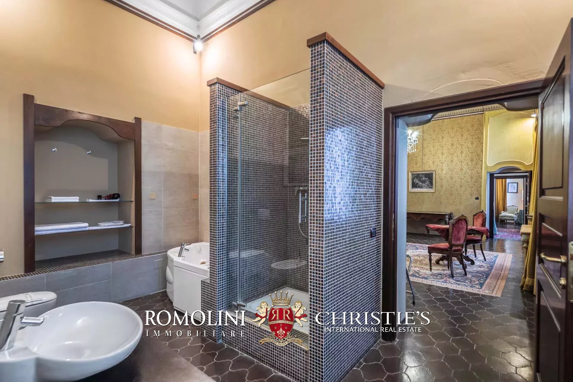 10 Bedroom Chateau's Image 25
