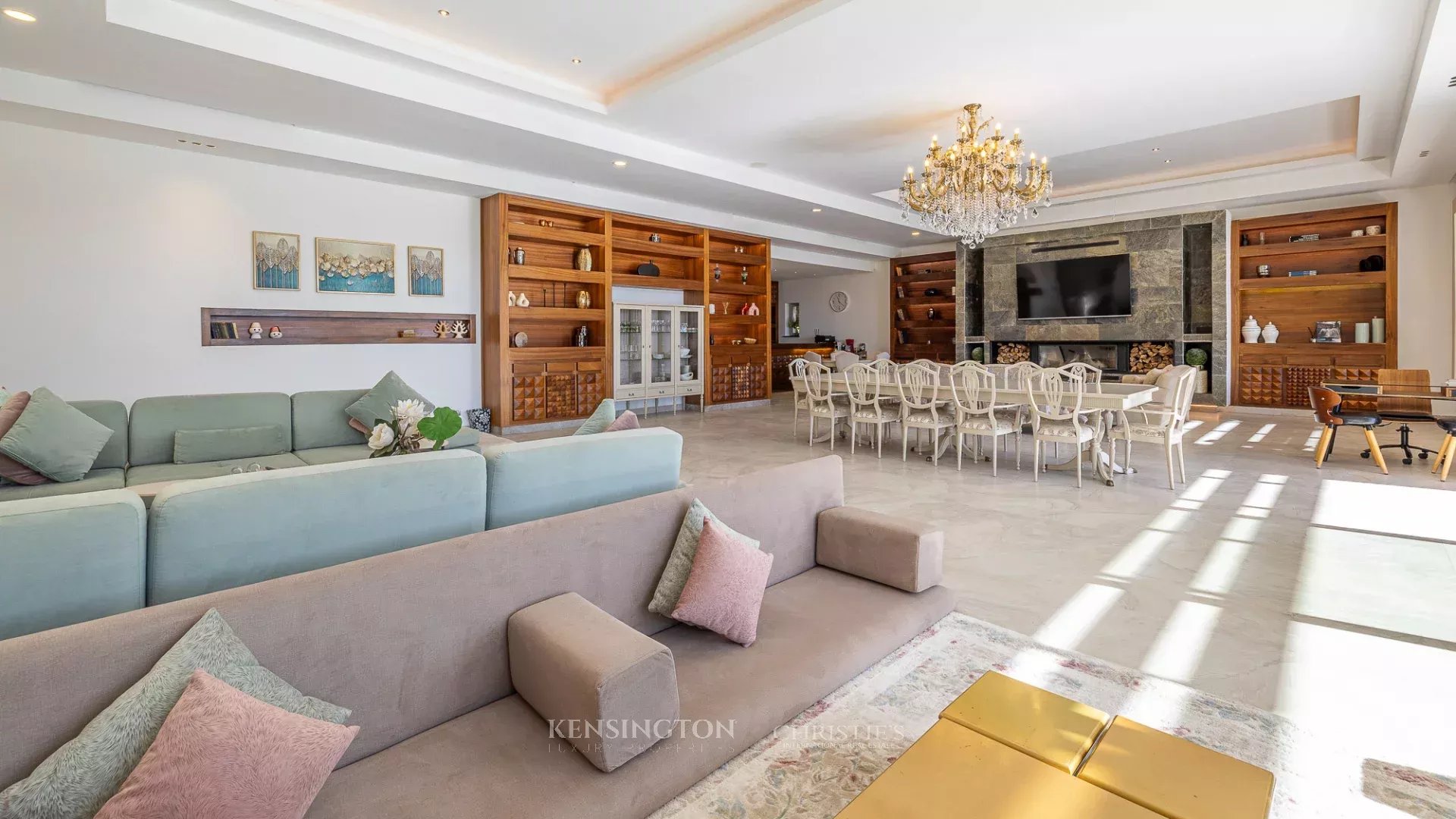 6 Bedroom Villa/Townhouse's Image 8