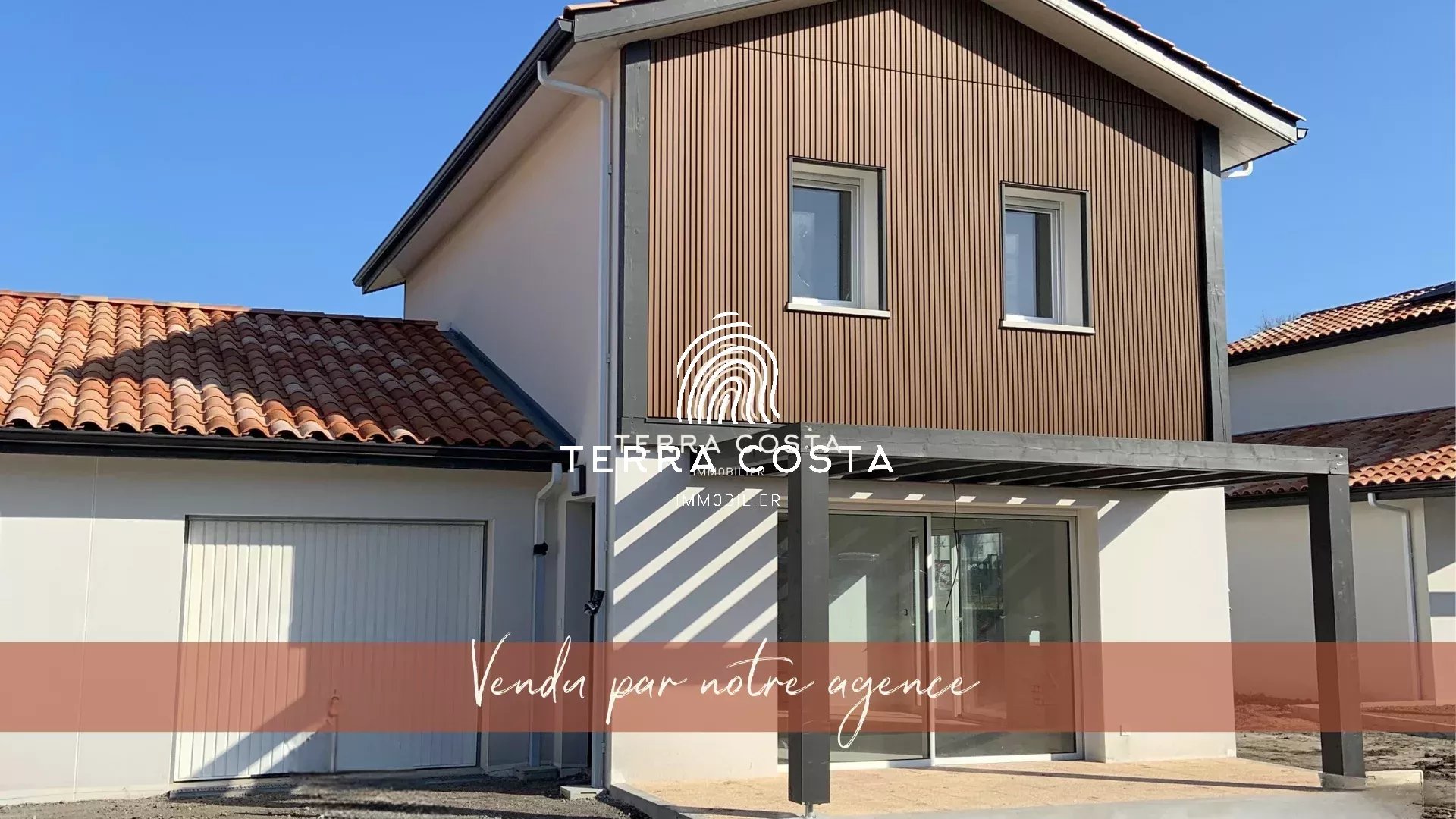 Maison jumelee T4  prete a vivre.