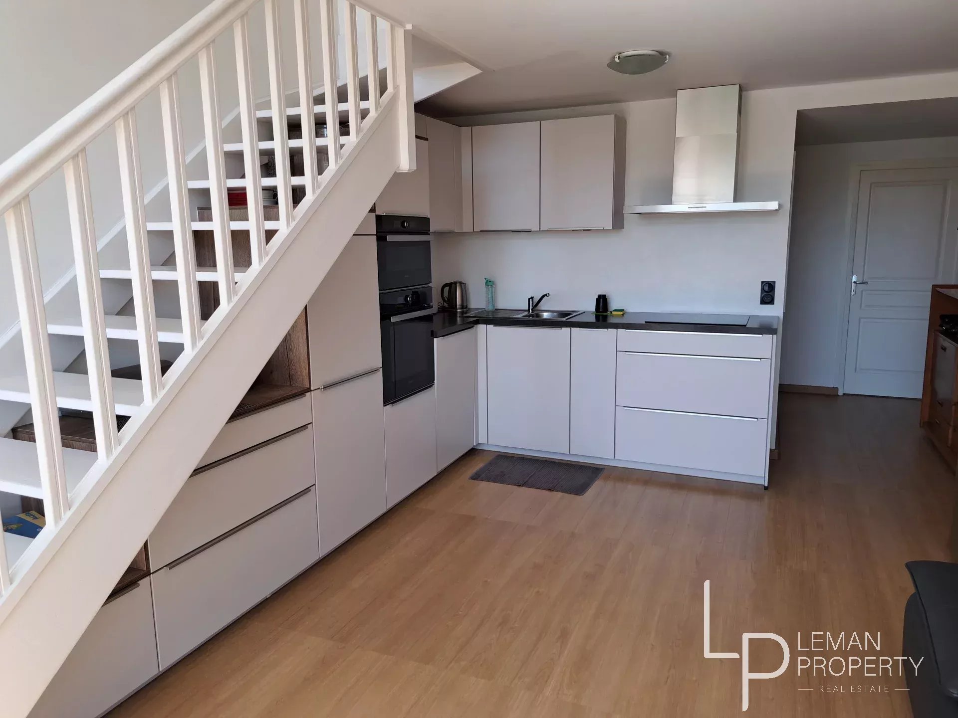 appartement de 90.31 m2 comprenant 4 pièces appartement de 90.31 m2 comprenant 4 pièces