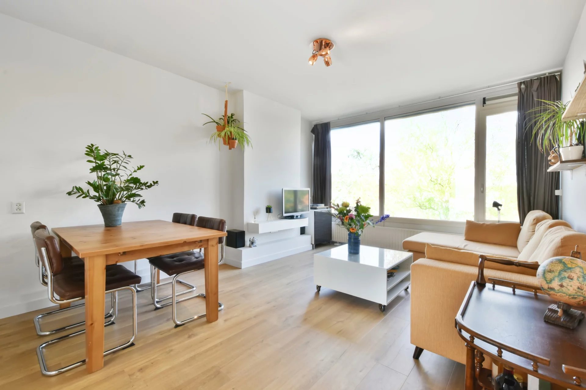 Neuilly-sur-Seine – Appartement traversant 2/3 pièces de 59 m² en étage élevé avec vue dégagée