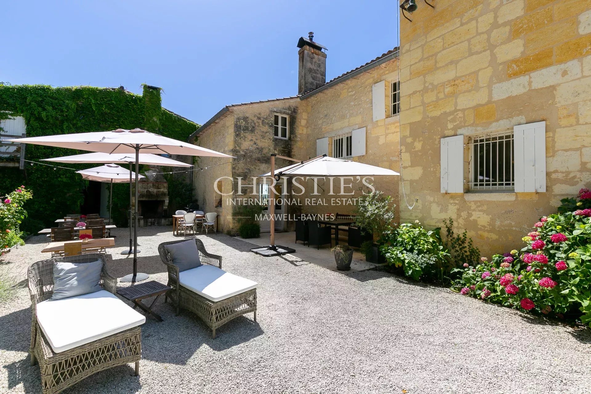 11 Bedroom Villa/Townhouse's Image 14