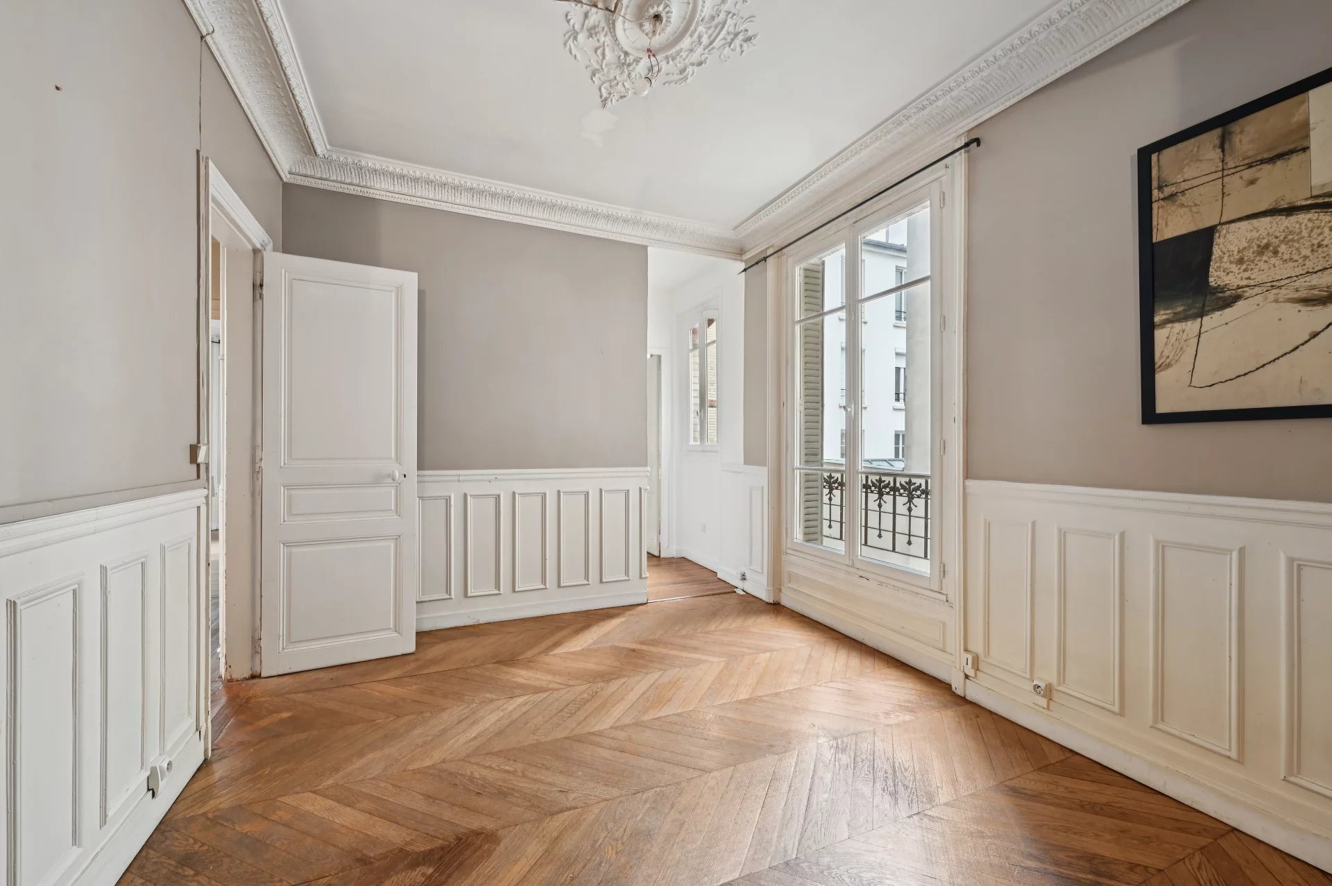 Paris XVe Necker, nice quiet apartment in a 1930 building