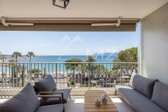 Cannes - Croisette - 2 bedrooms apartment — photo 3 of 7