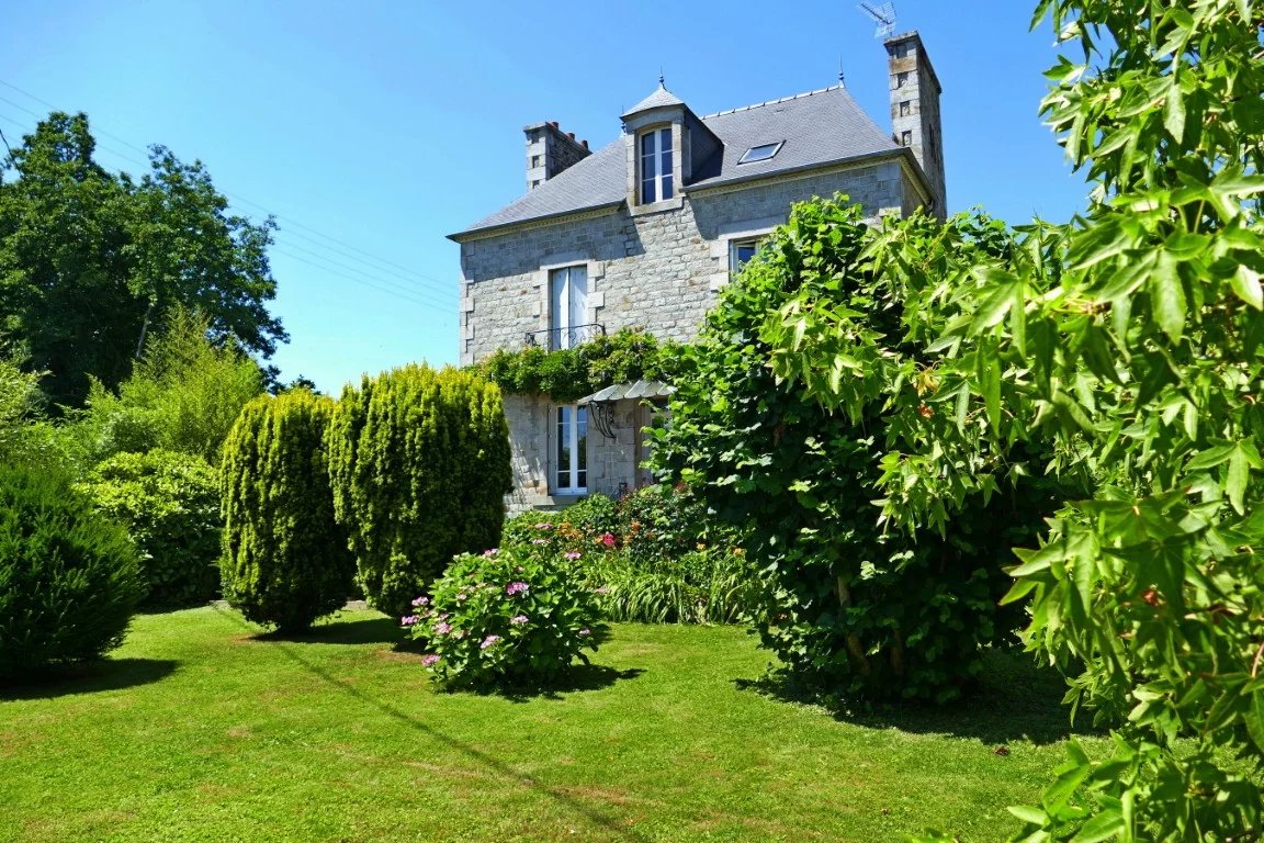 Maison de maître indépendante avec vaste jardin à Plouër-sur-Rance