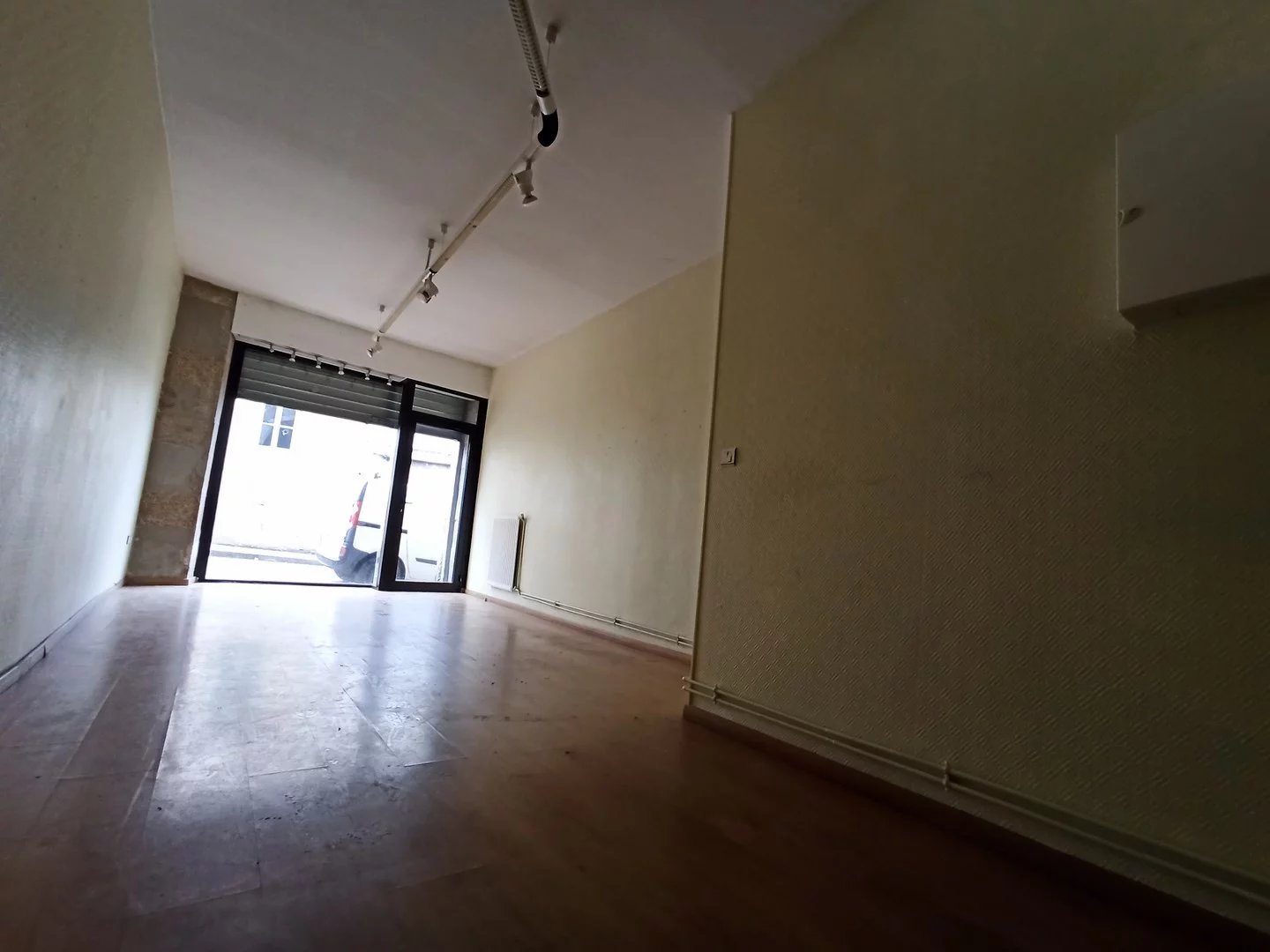 LOCATION BOUTIQUE / Local ACTIVITÉS - 33m2 - LIMOGES