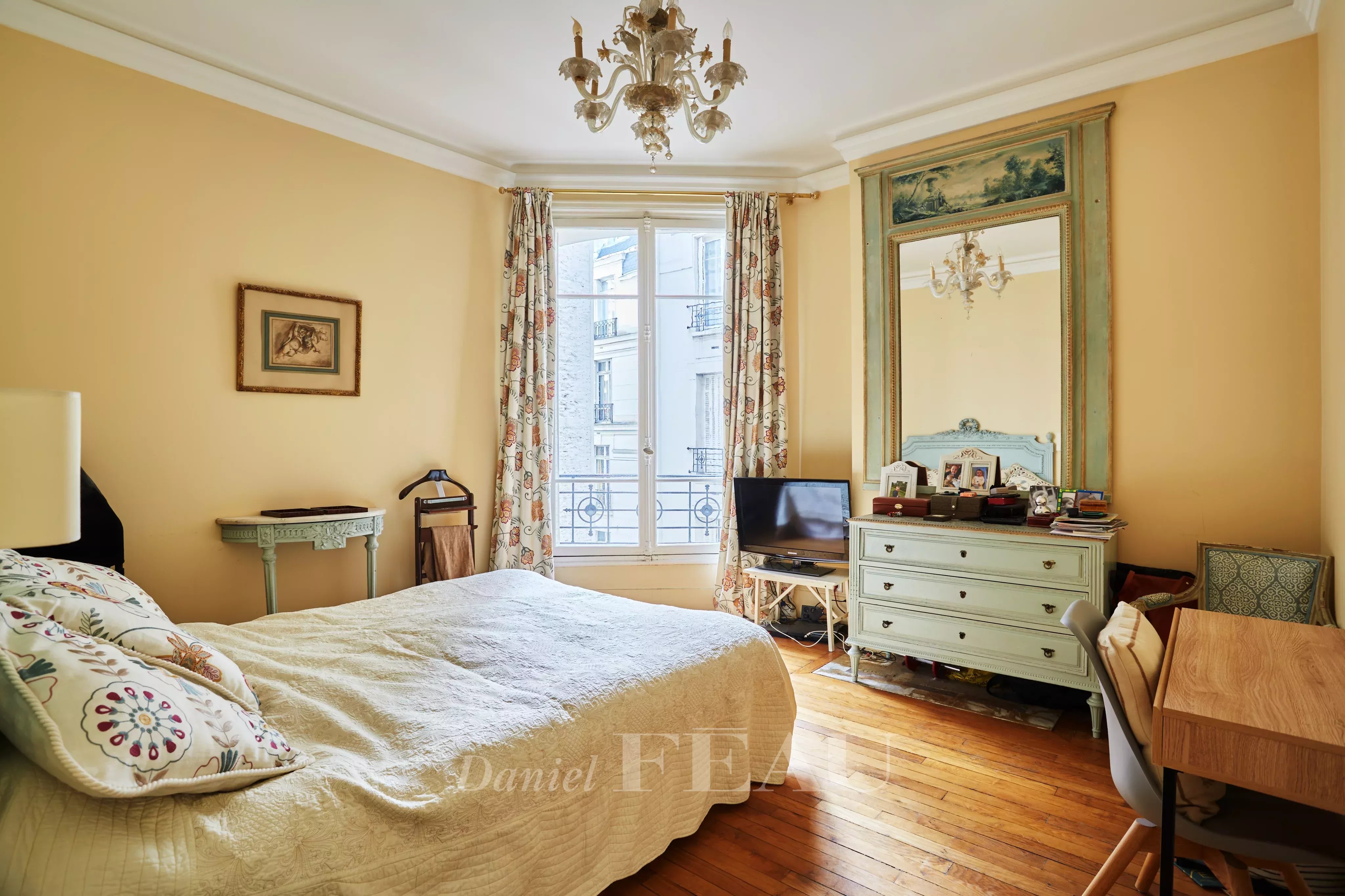 Chambre parentale sur cour