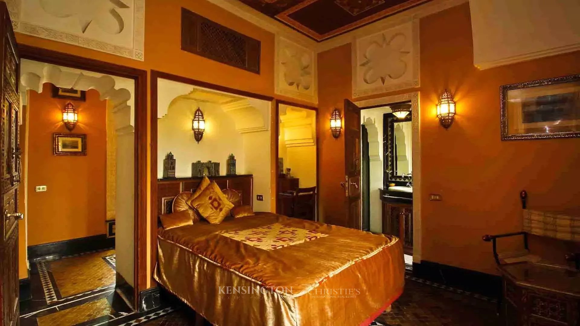 6 Bedroom Villa/Townhouse's Image 5