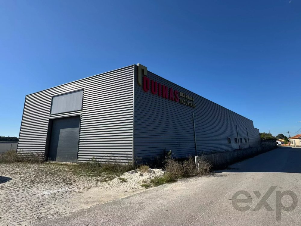 Industrial Pavilion with Borehole 200m Away - Ideal for Your Next Factory or Warehouse
