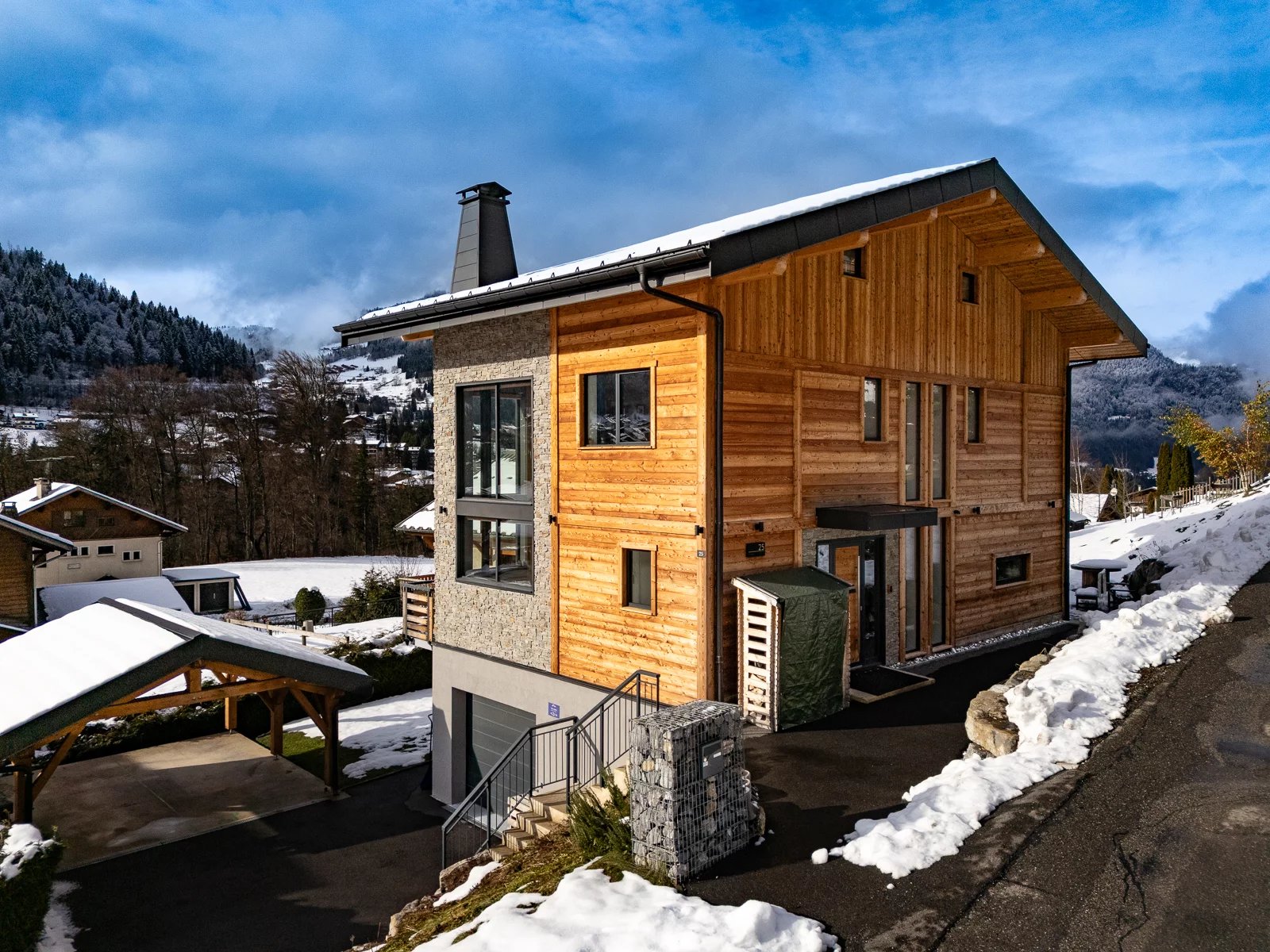 Photo of MORZINE - Modern 6 bedroom chalet in Montriond