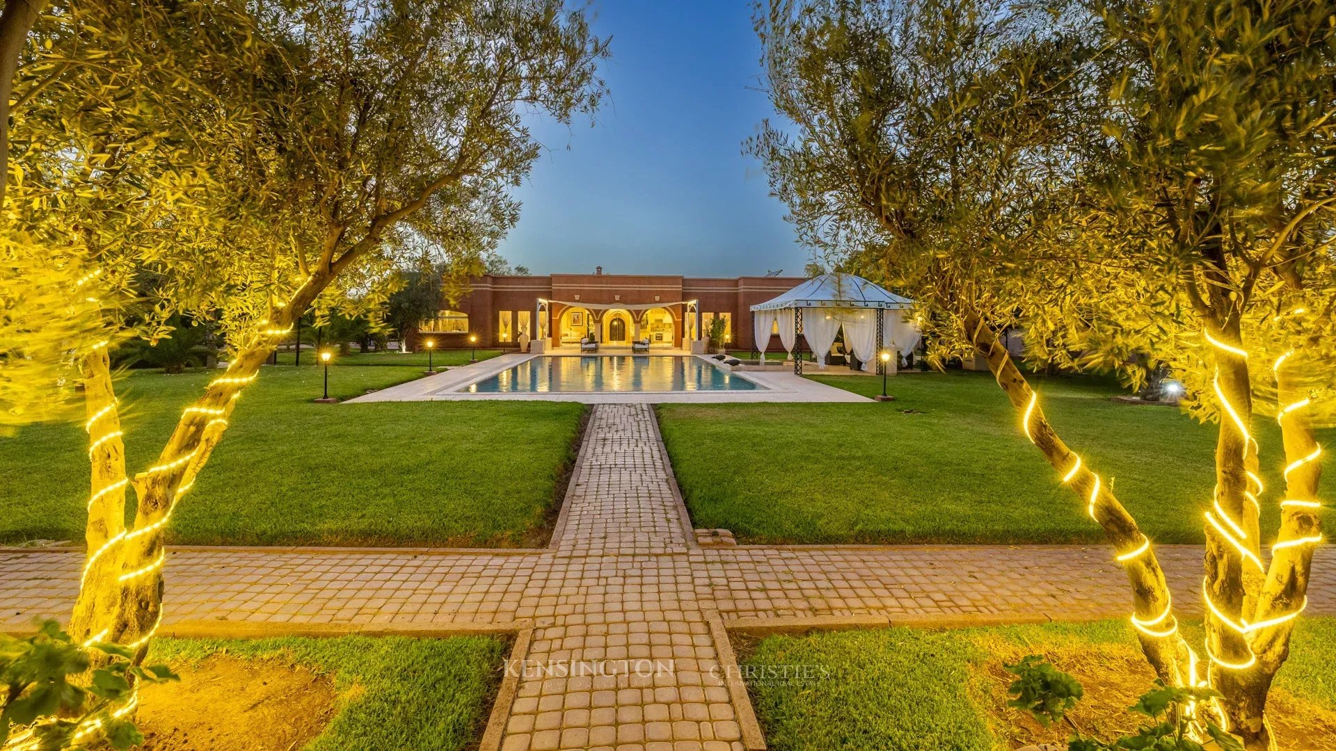 9 Bedroom Villa/Townhouse's Image 175