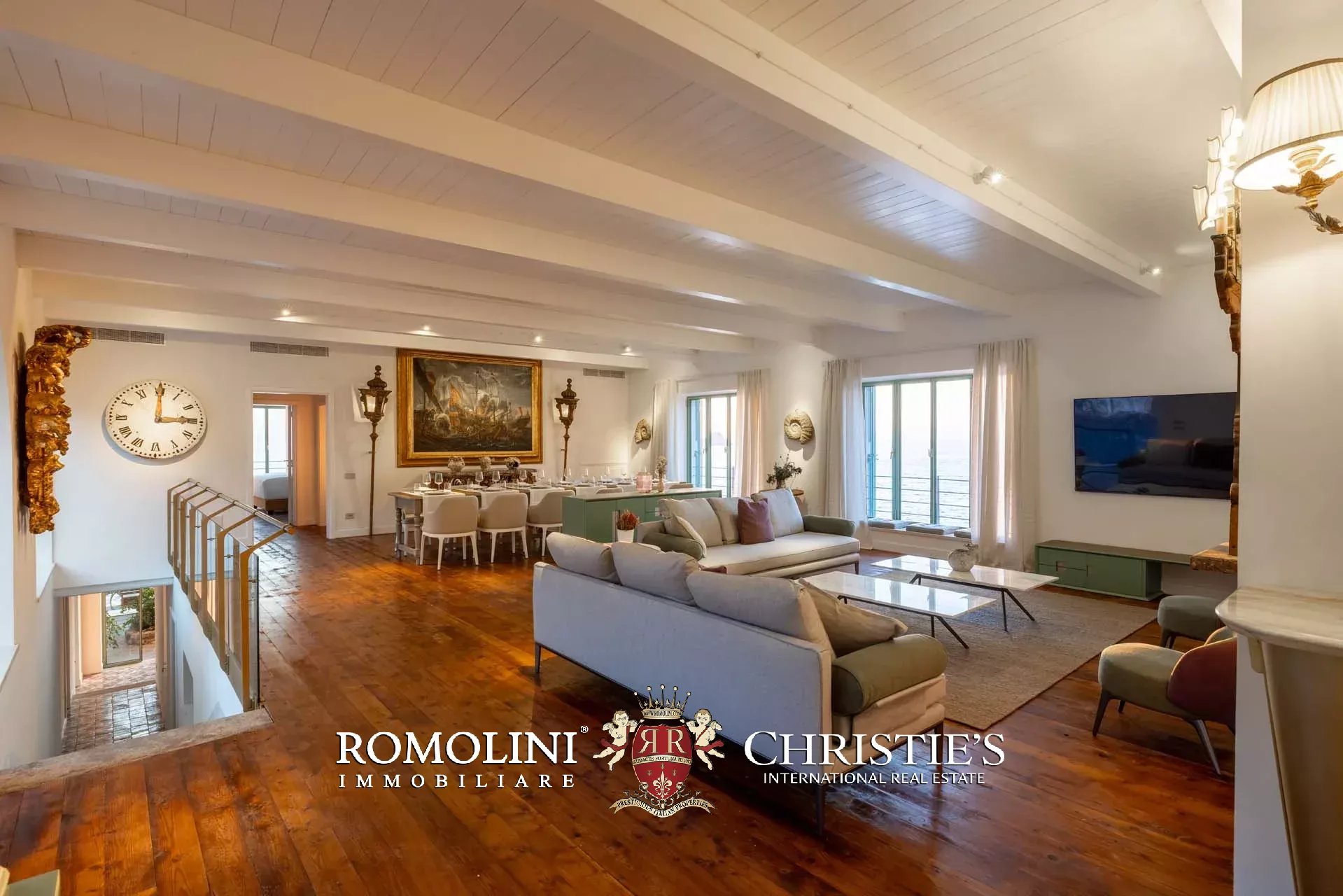 8 Bedroom Villa/Townhouse's Image 83