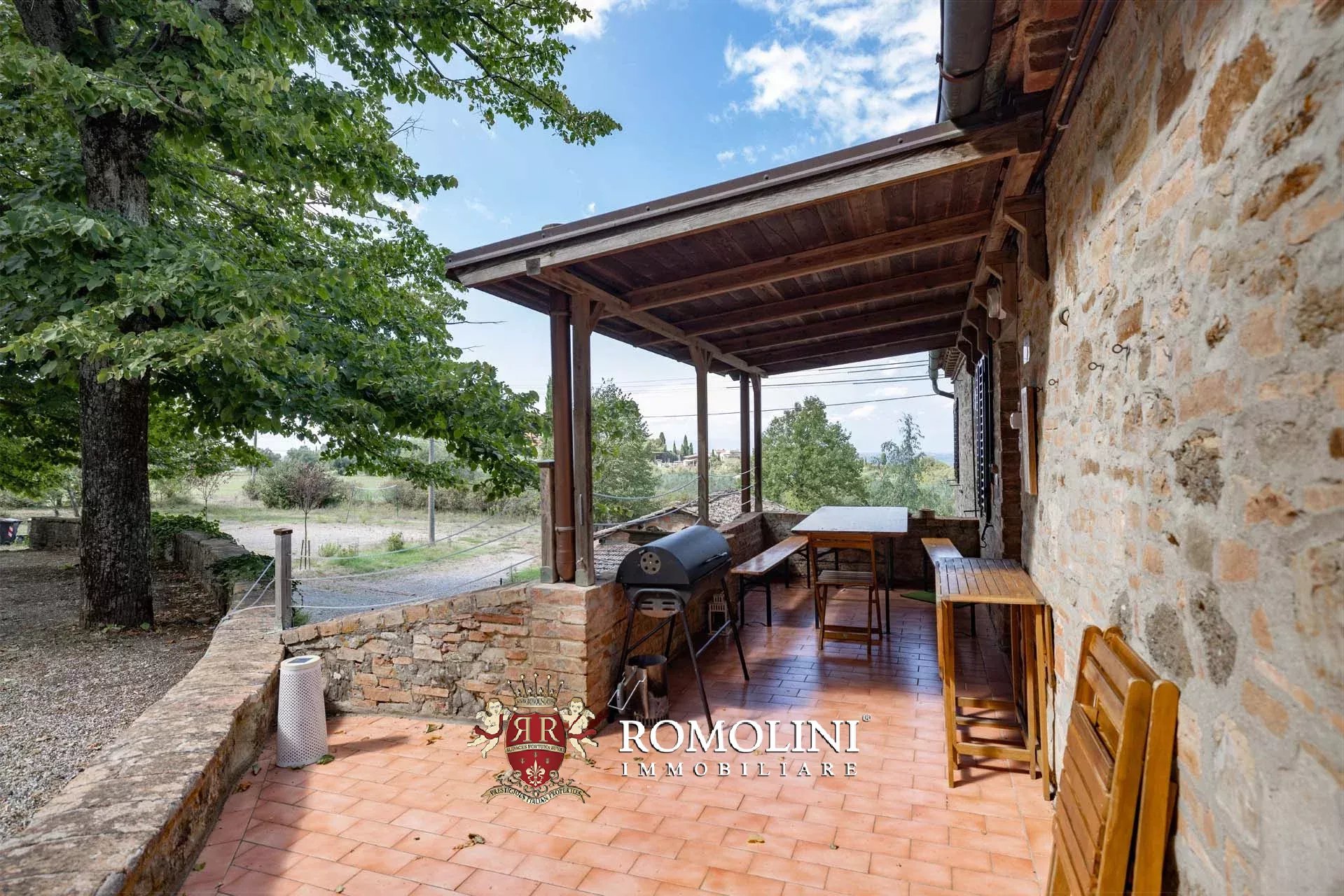 17 Bedroom Vineyard's Image 40
