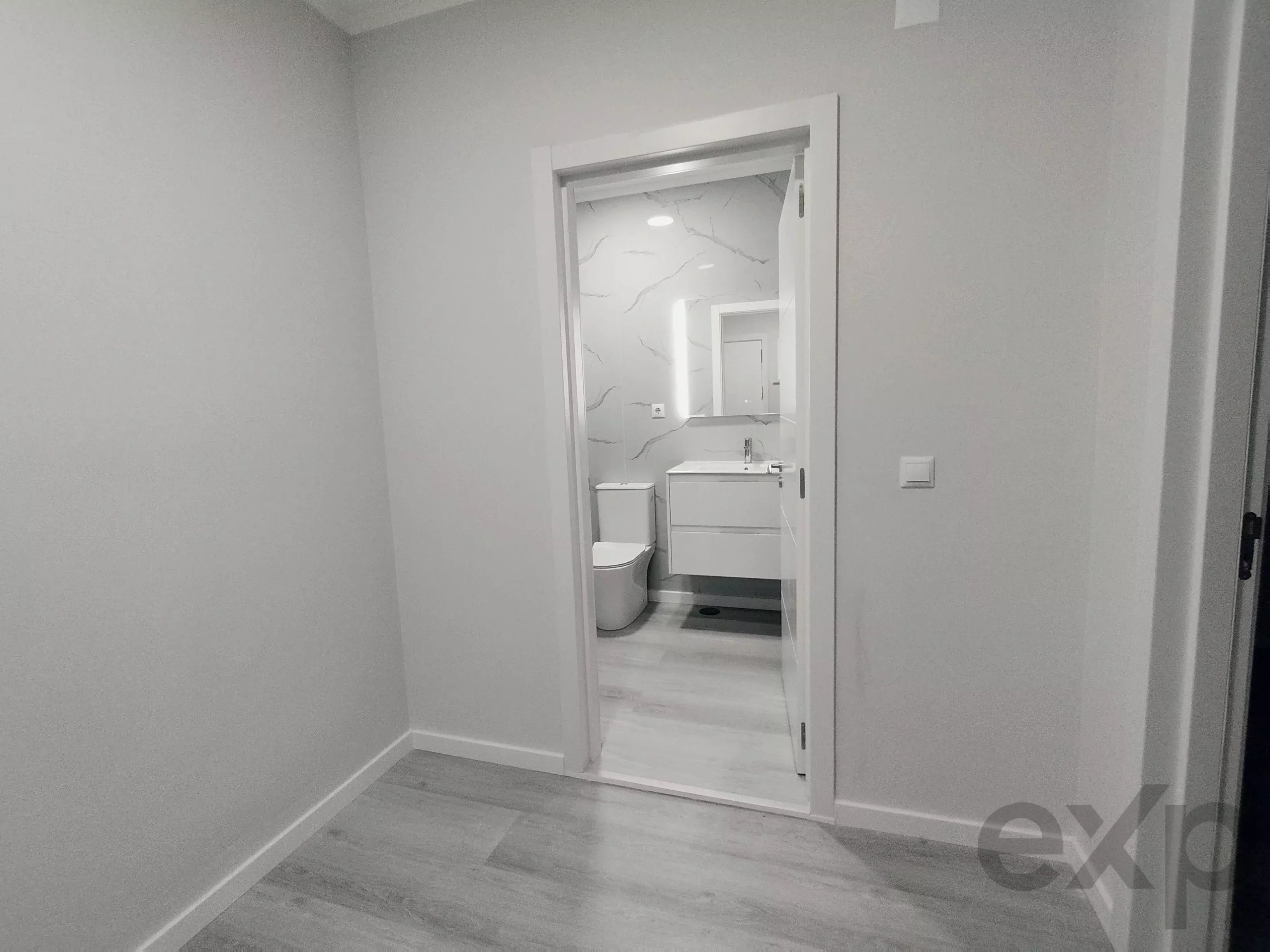 Central 2-Bedroom Apartment in Oeiras: Comfort, Elevator and Premium Location 86191632 image 9