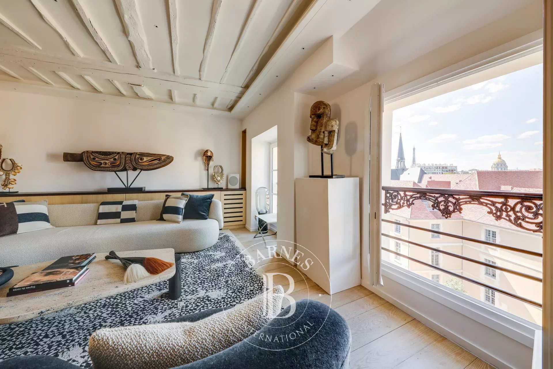 Paris 6 - high floor - Bon Marché - unobstructed view -