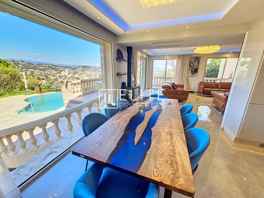 Villa for sale in Vallauris — 10-ROOMS VILLA 260m² OPEN VIEW VALLAURIS