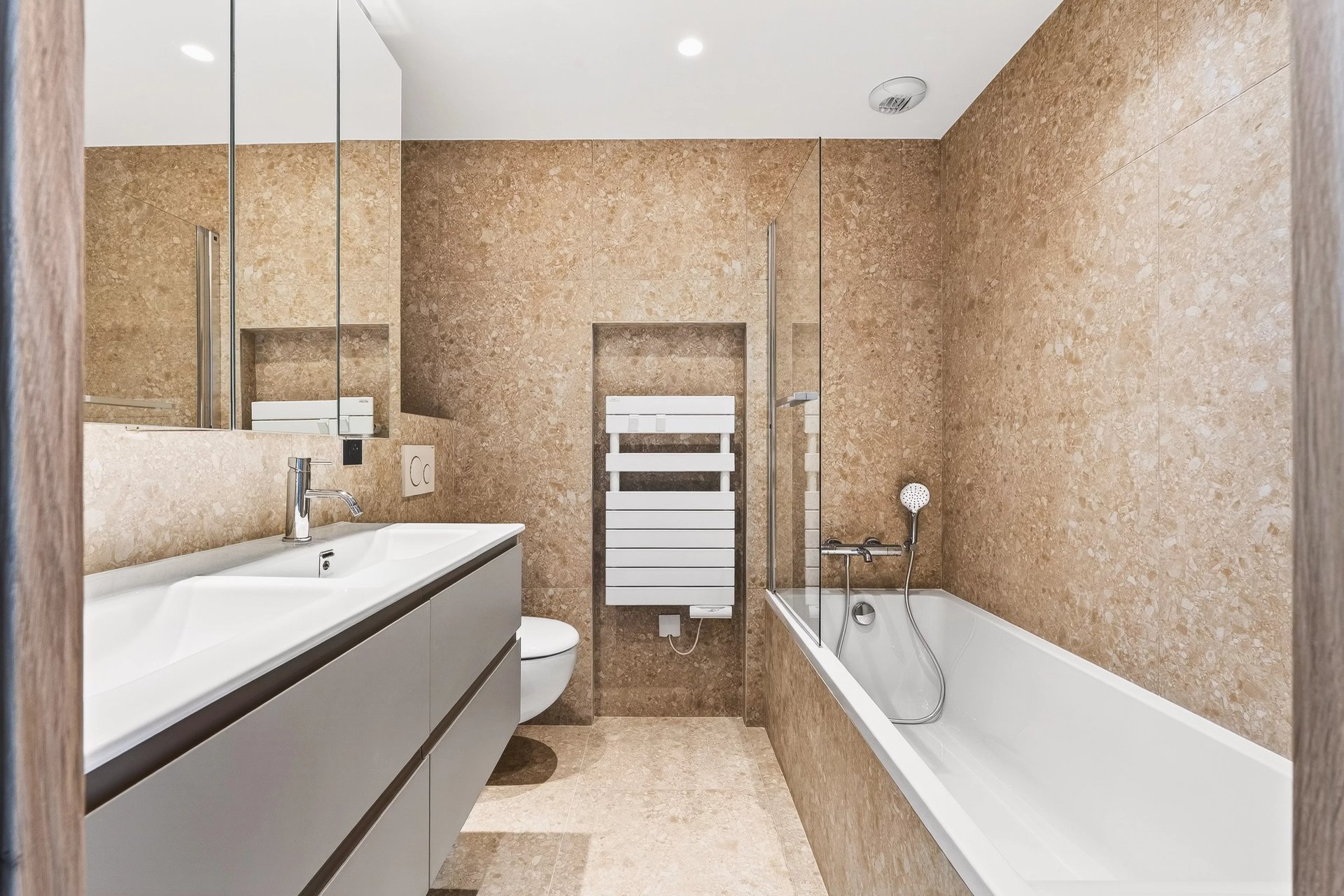 5 Bedroom Villa/Townhouse's Image 9