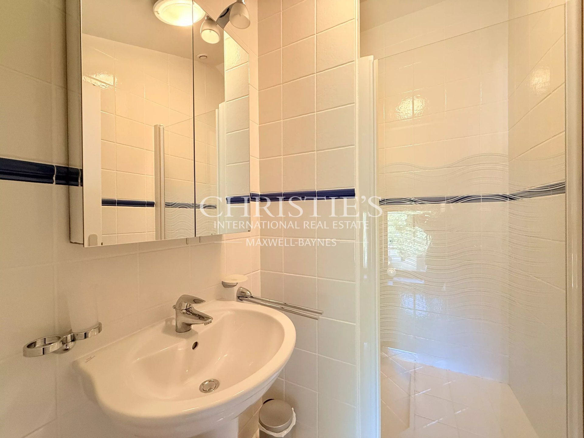 9 Bedroom Villa/Townhouse's Image 31