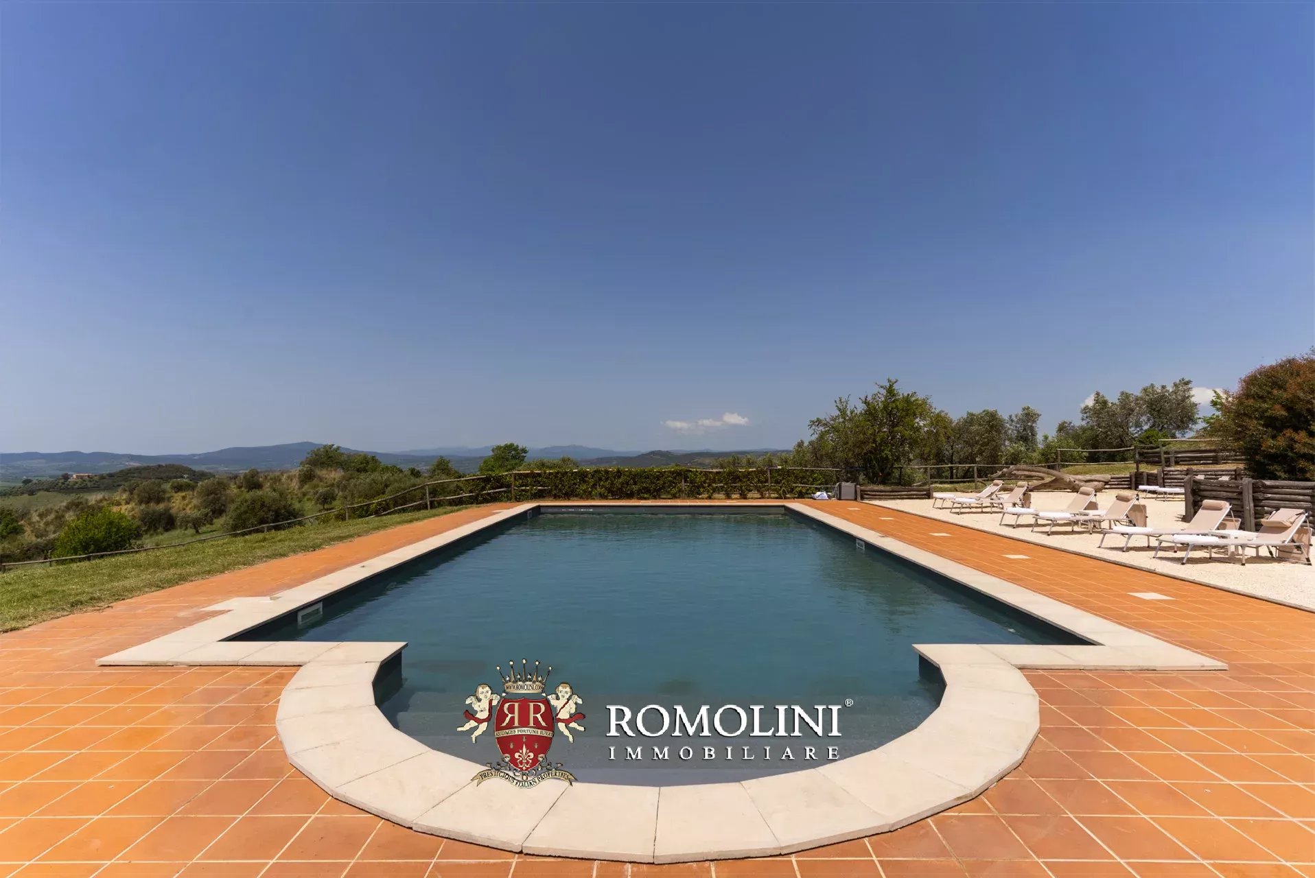 13 Bedroom Villa/Townhouse's Image 35