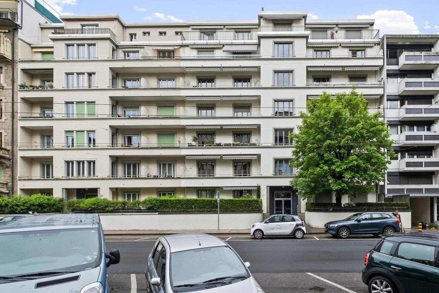 Bel appartement spacieux et lumineux avec balcons en plein coeur de Champel