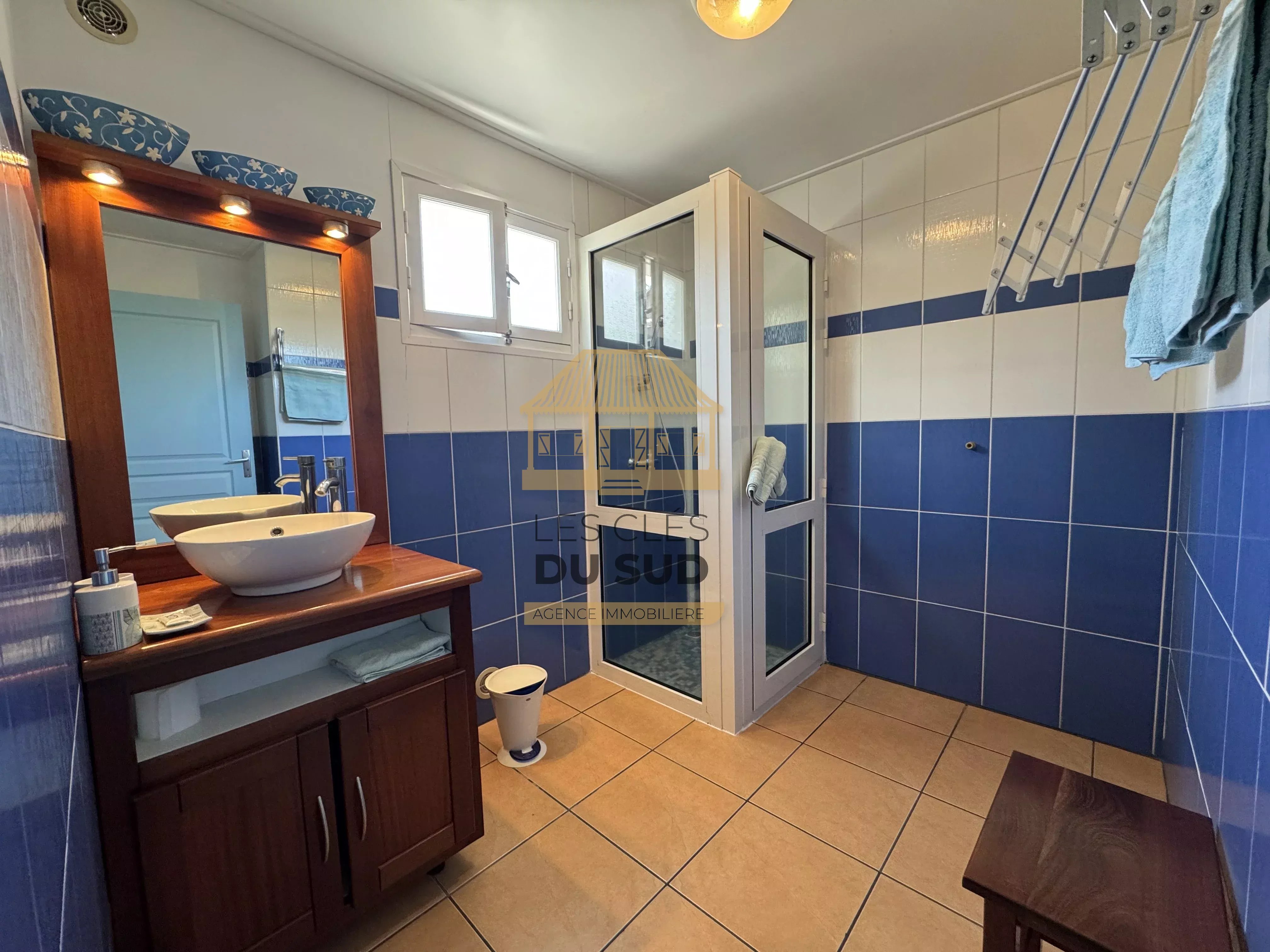 SAINT-PHILIPPE – BASSE VALLÉE – ENSEMBLE DE 5 BUNGALOWS EN LOCATION SAISONNIÈRE