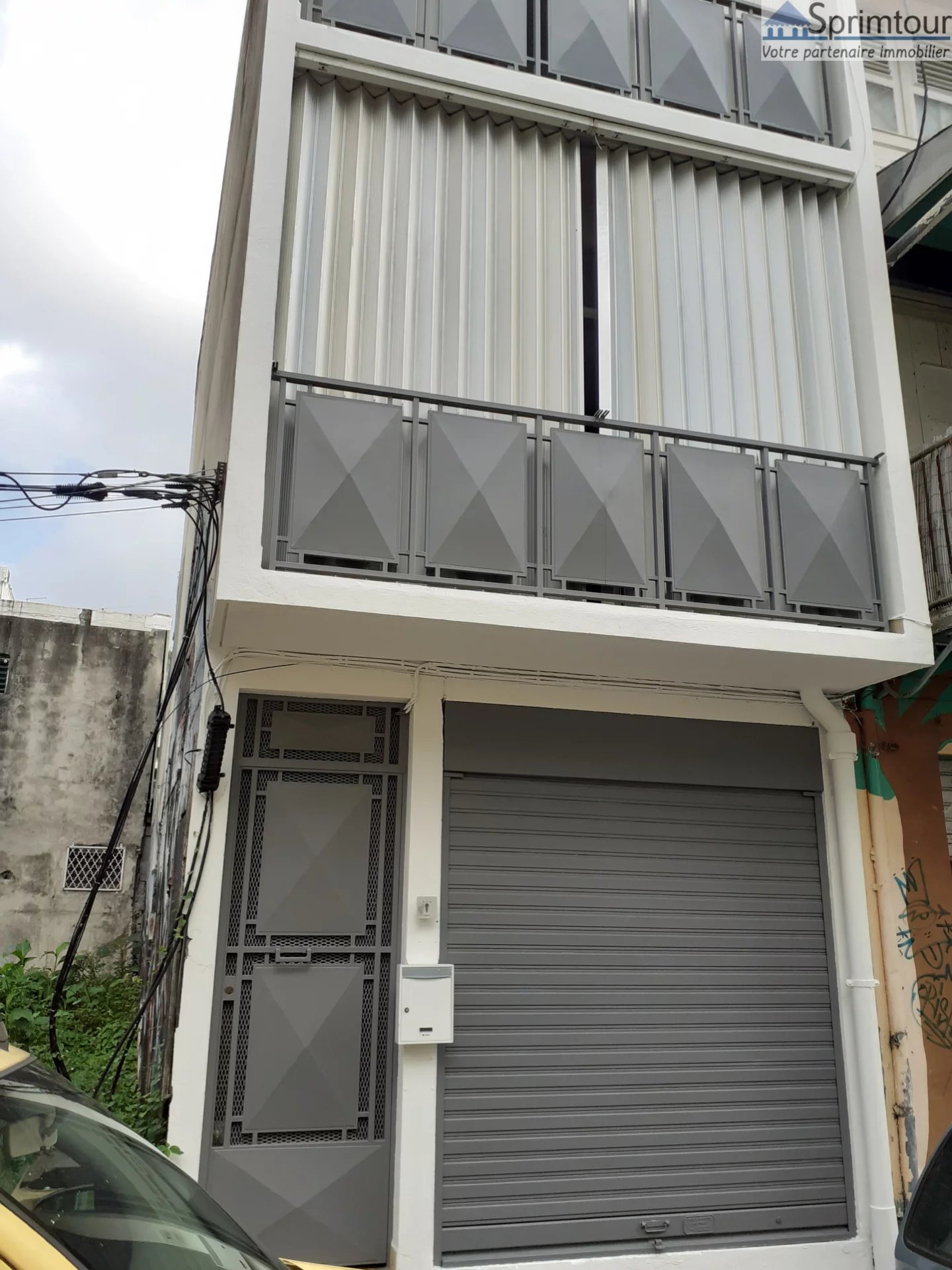 POINTE A PITRE Appartement de type T2 + bureau en duplex 971