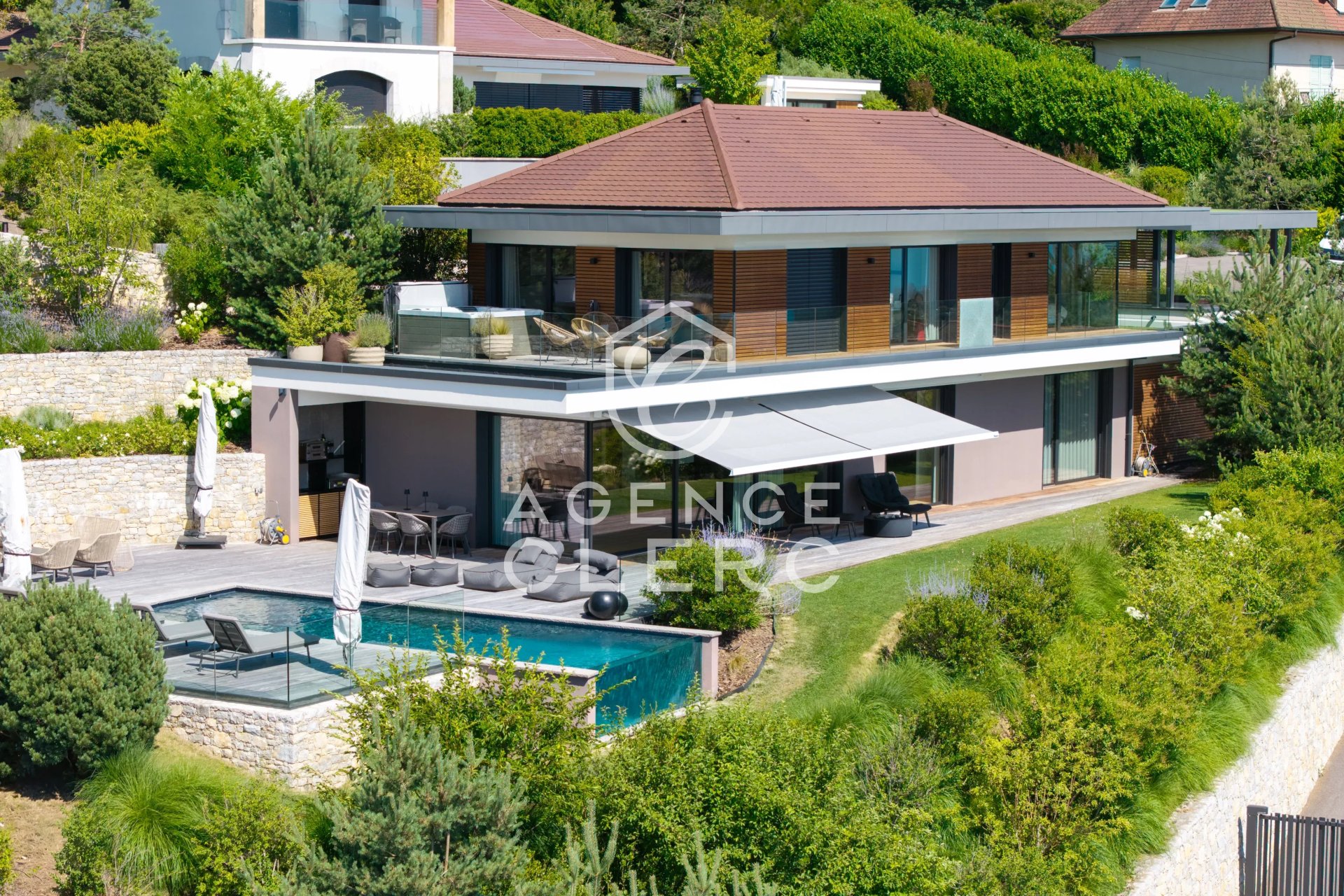 4 Bedroom Villa/Townhouse's Image 5