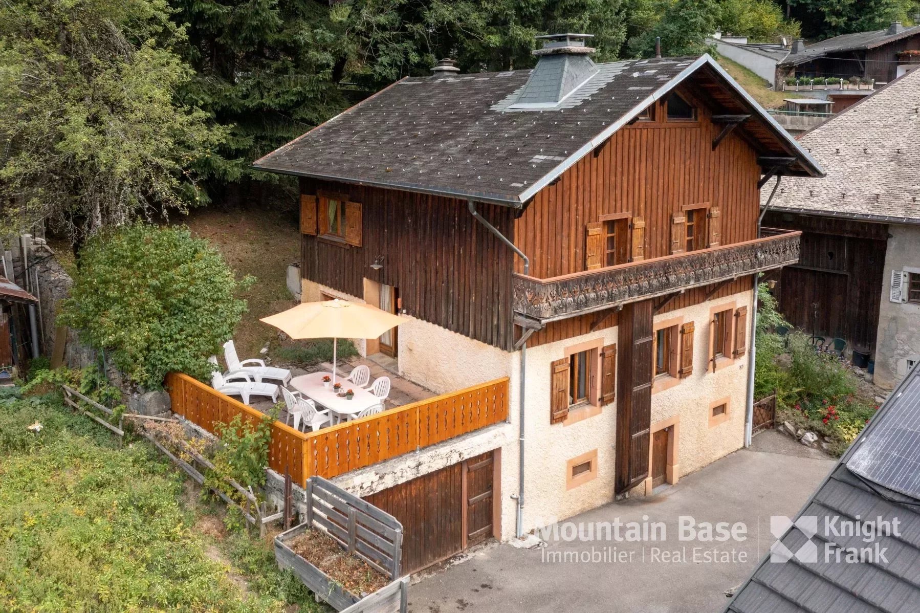 6 bedroom chalet in a sought-after area Accommodation in Chamonix