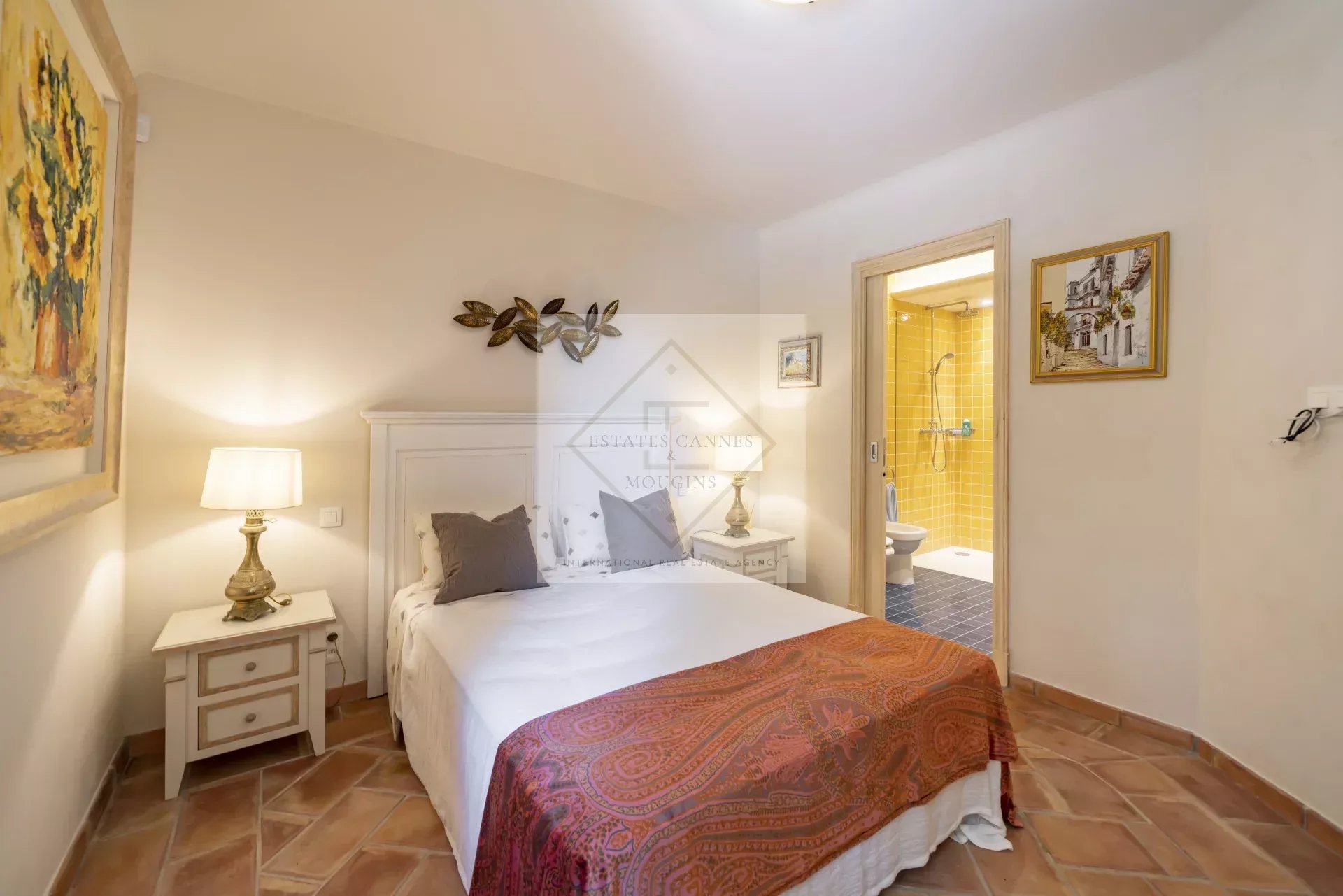 Villa  Provençale Rénovée au centre Mougins — photo 20