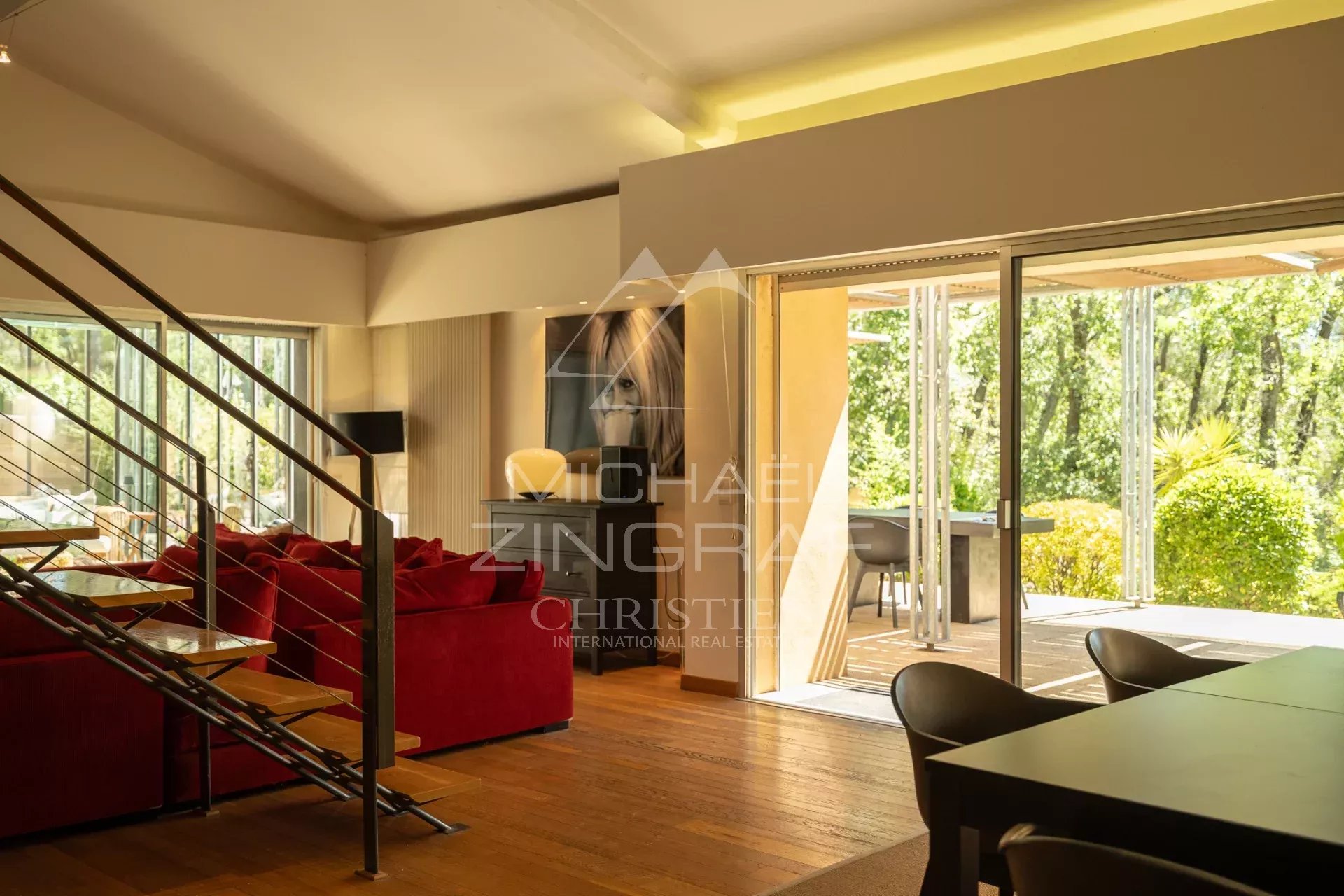 6 Bedroom Villa/Townhouse's Image 3