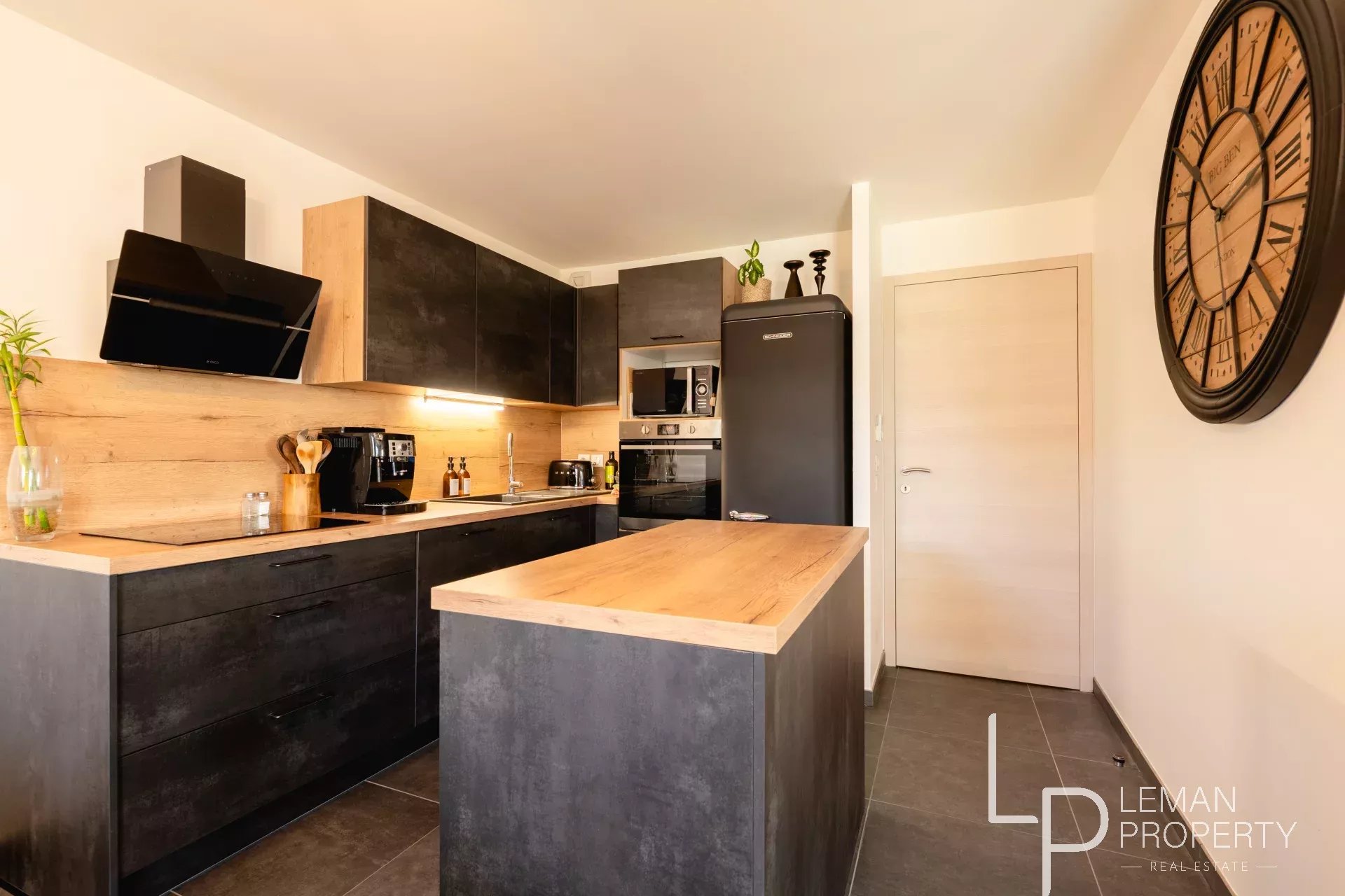 L'agence Leman property vous propose un appartement à la vente
