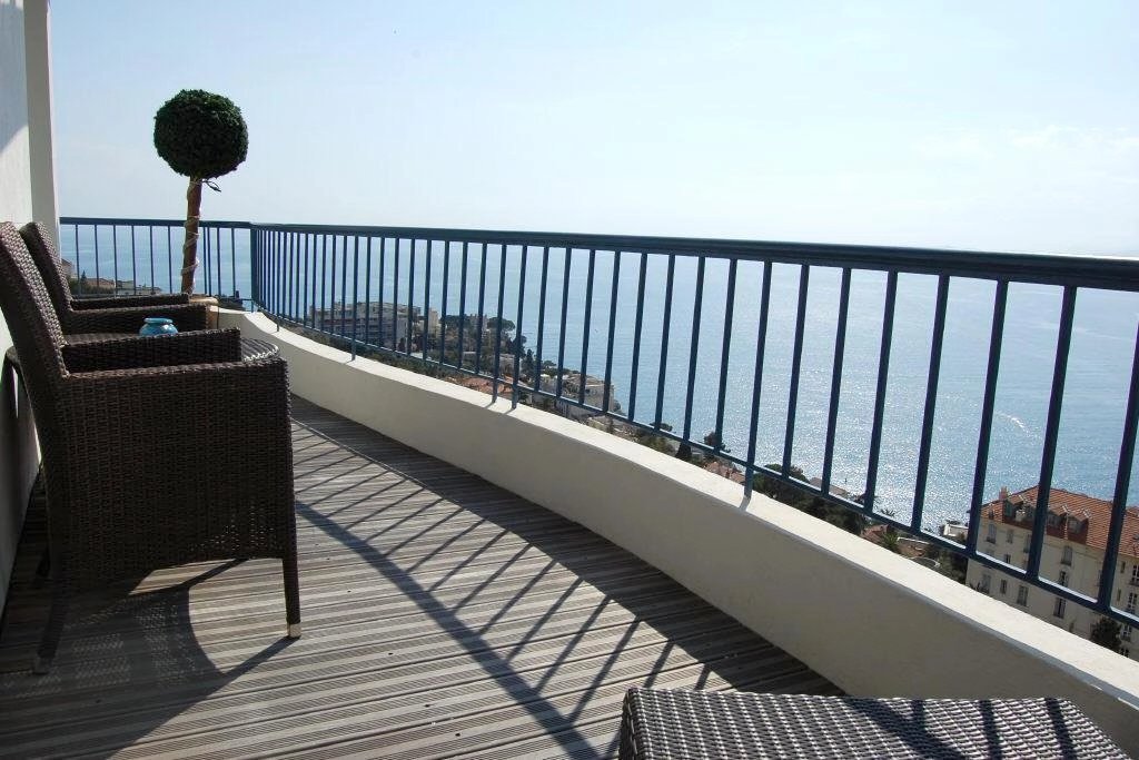 Nice Mont Boron 4p terrasse circulaire vue mer