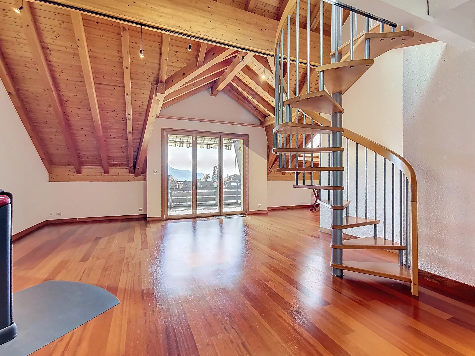 Charmant duplex 4.5 pièces avec mezzanine !