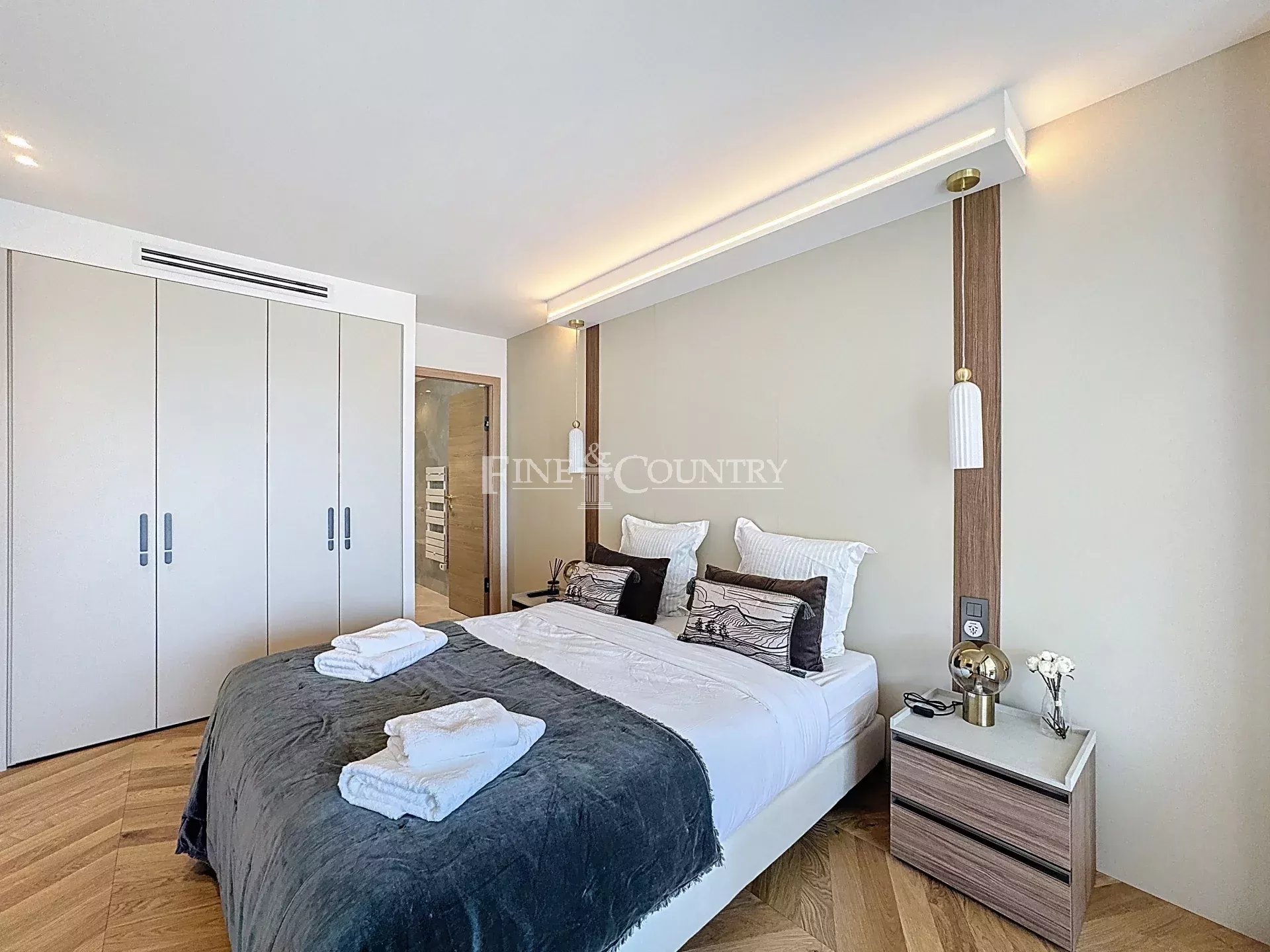 Photo of 3 BEDROOM APPARTEMENT FOR SALE CANNES PALM BEACH