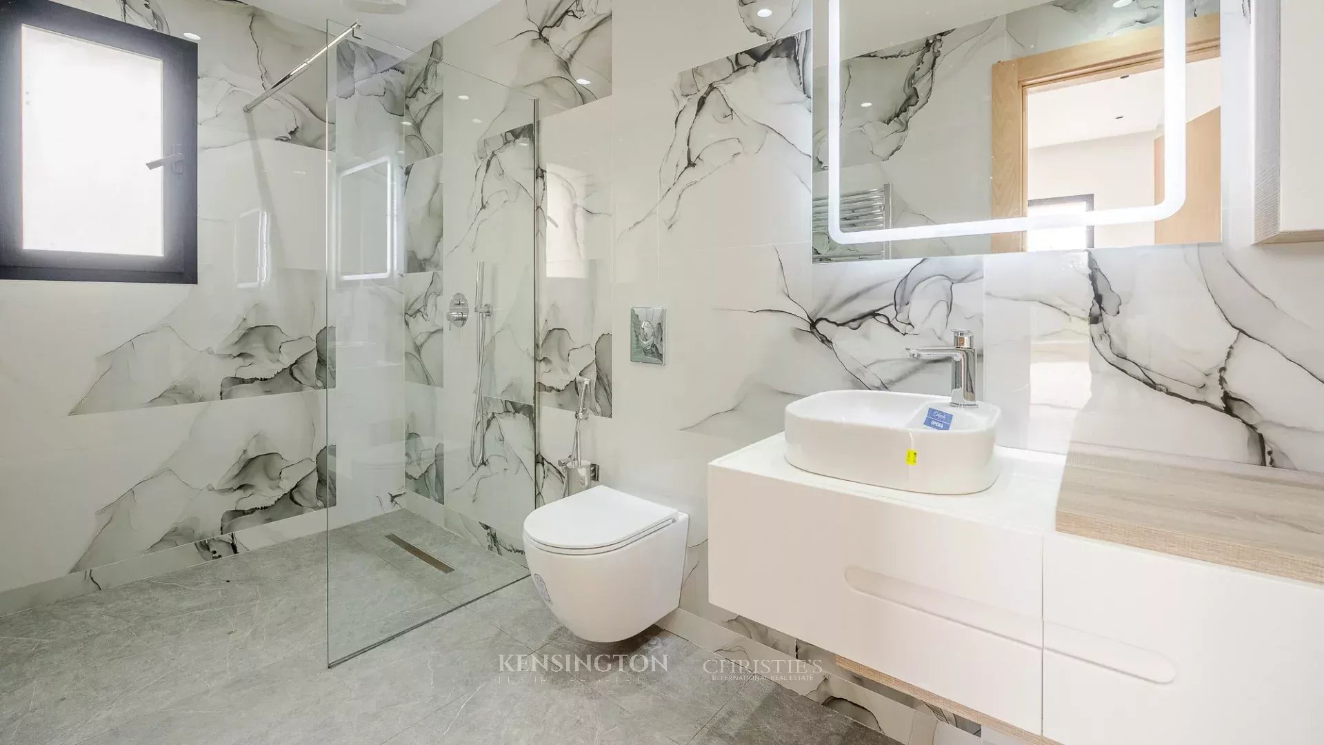 4 Bedroom Villa/Townhouse's Image 18