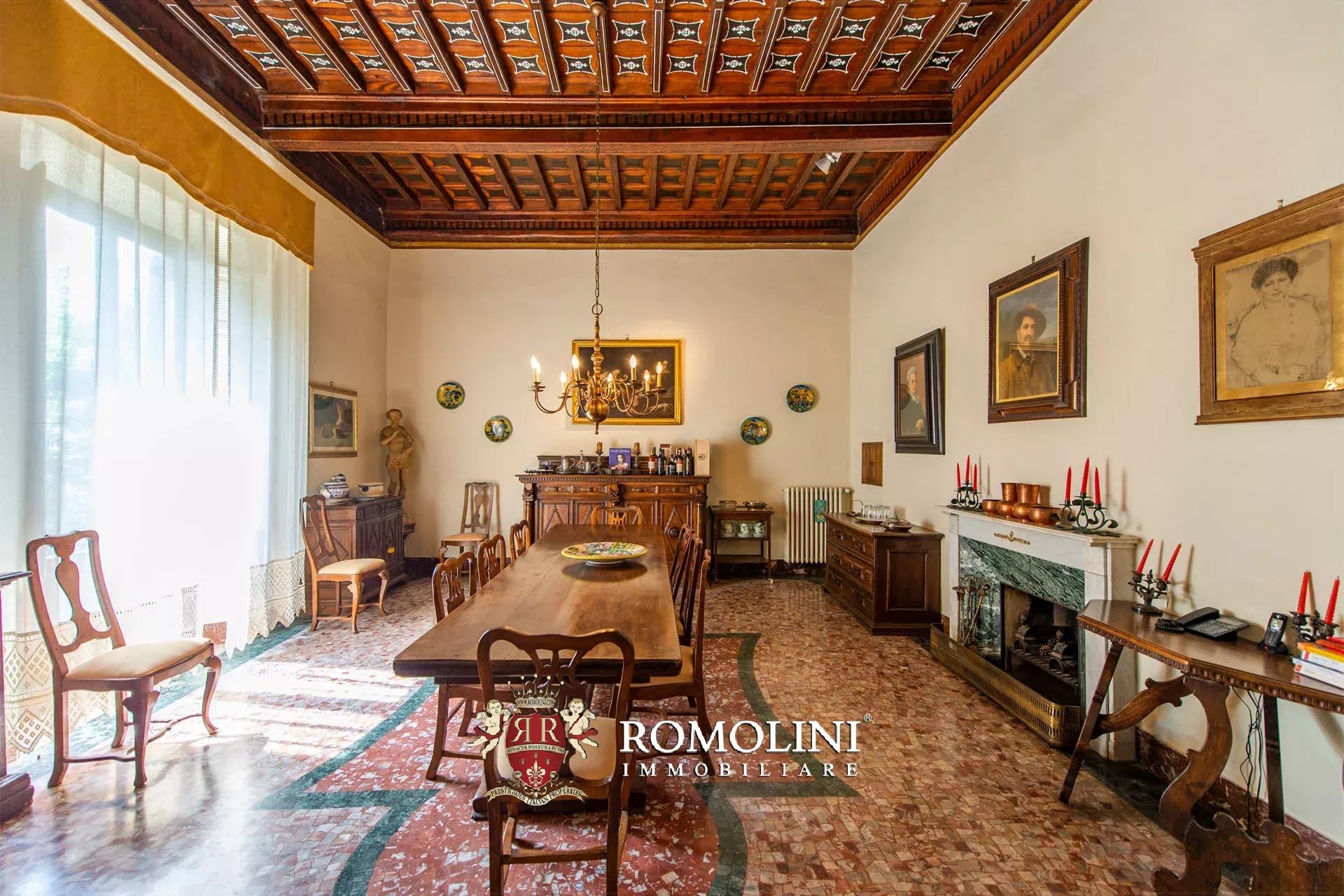 16 Bedroom Vineyard's Image 38