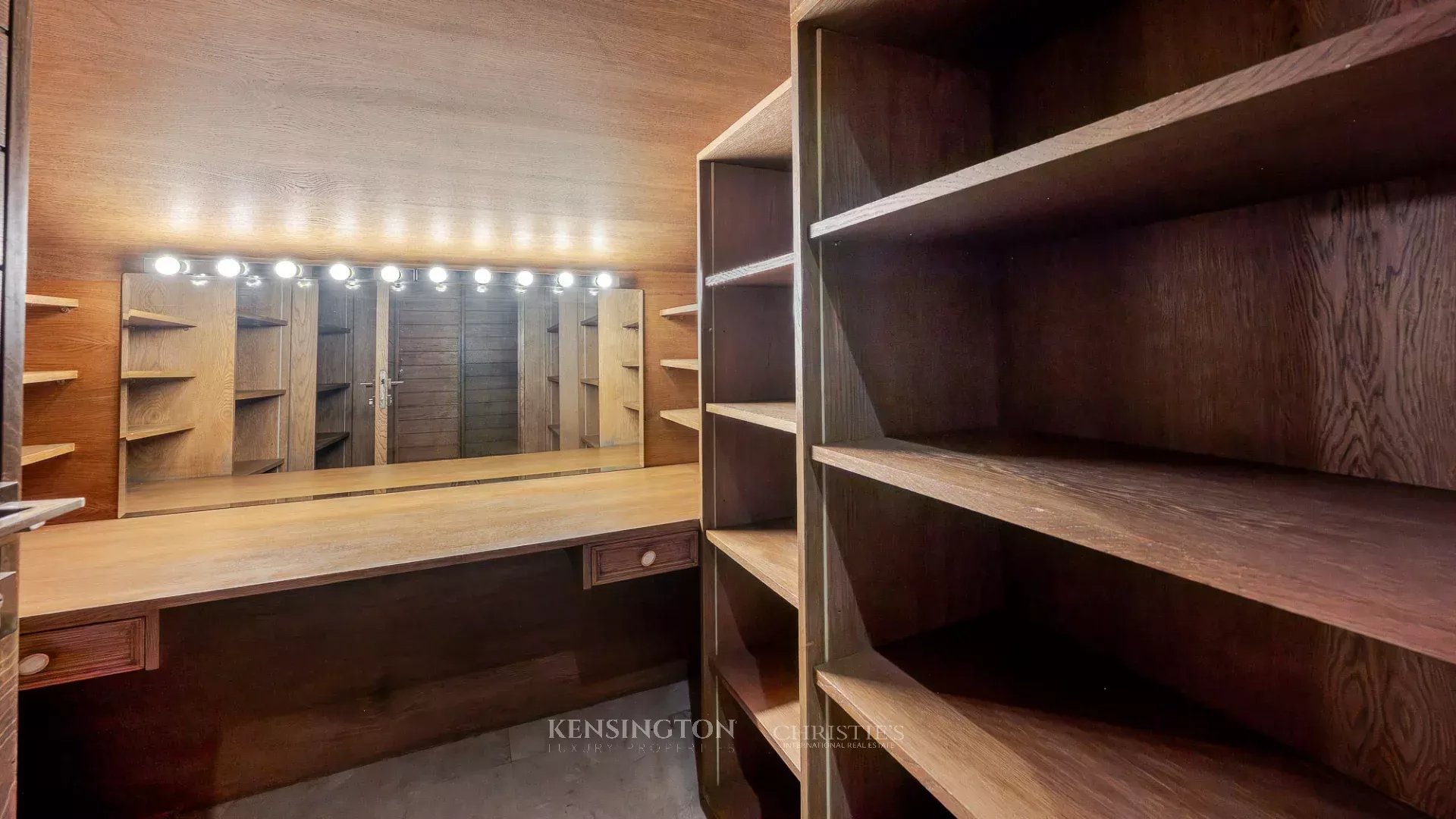 4 Bedroom Villa/Townhouse's Image 25