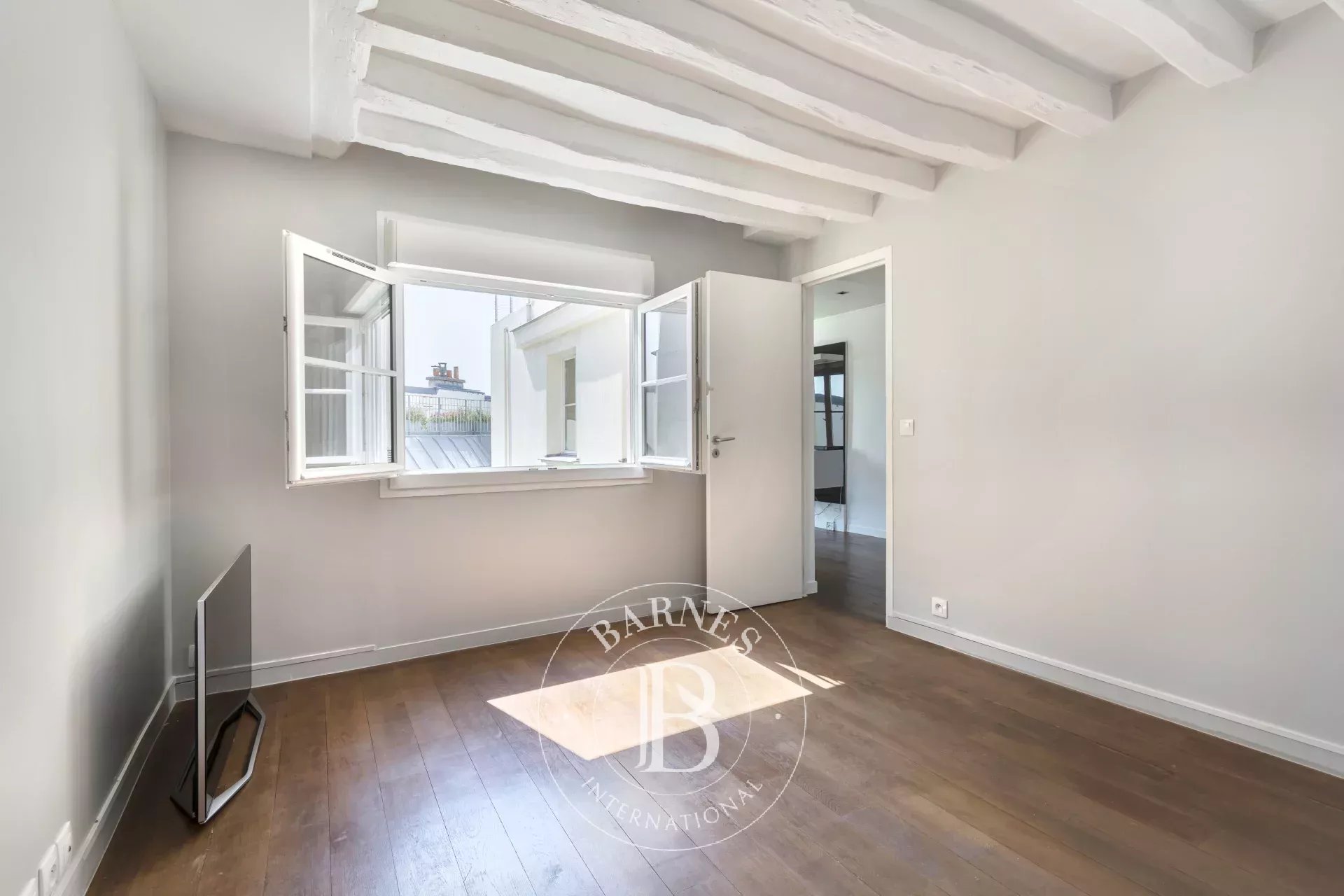 Daire Paris 3ème - picture 9