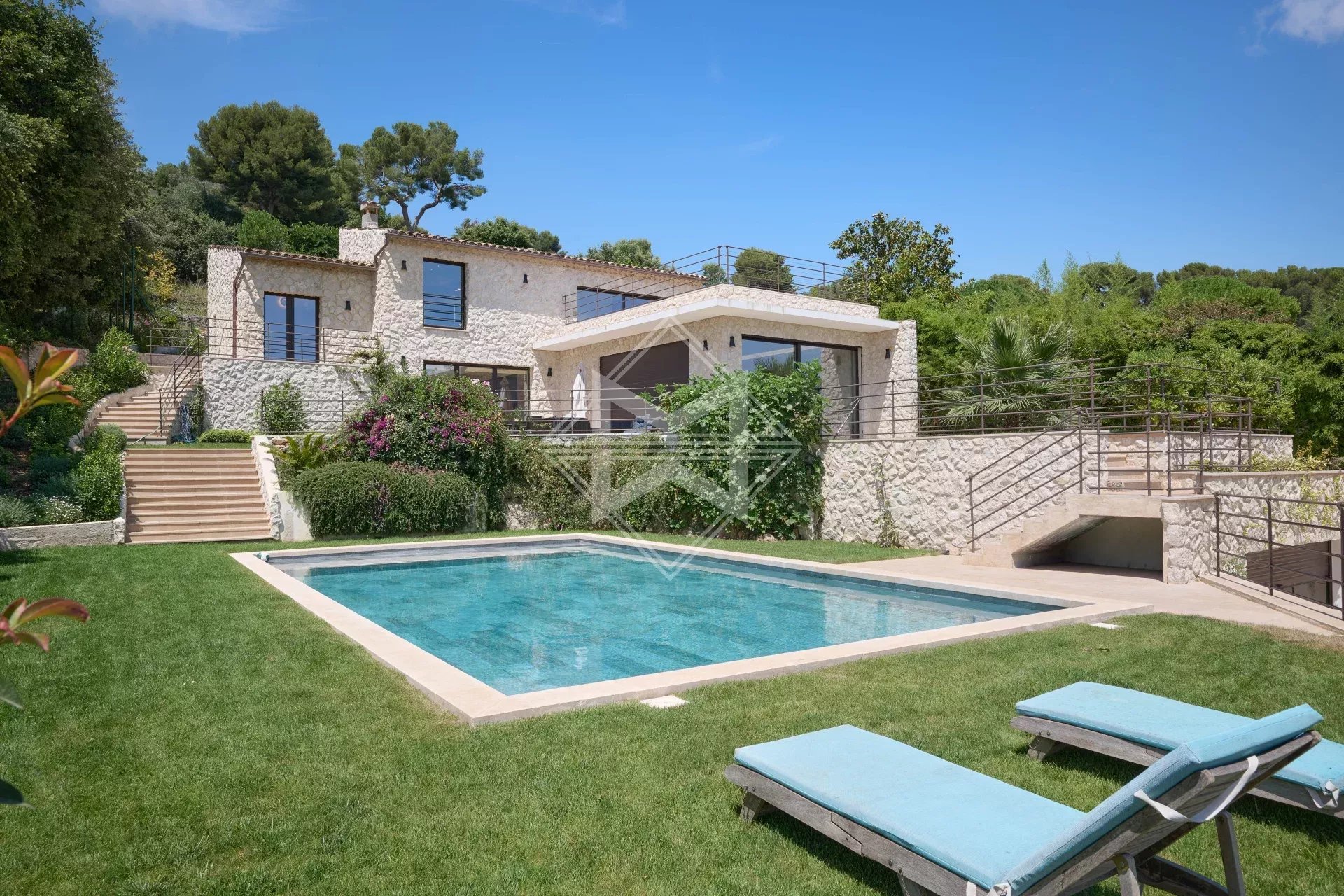 06570 SAINT-PAUL-DE-VENCE VILLA