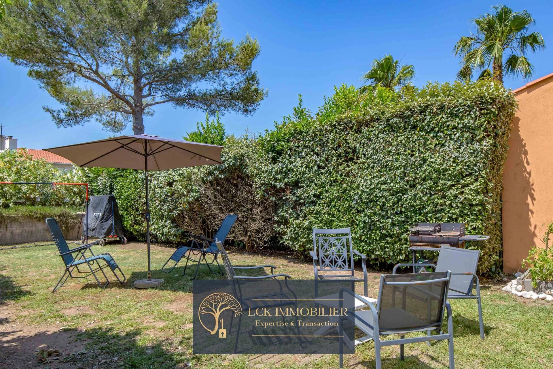 ROQUEBRUNE LES GOLFS, MAISON 4 PIECES AVEC JARDIN ET GARAGE