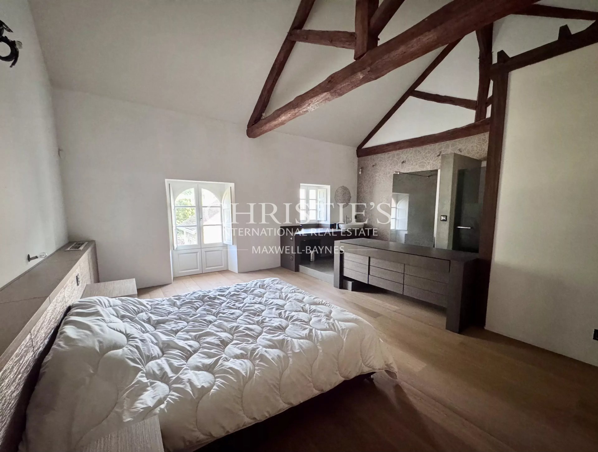 9 Bedroom Villa/Townhouse's Image 24